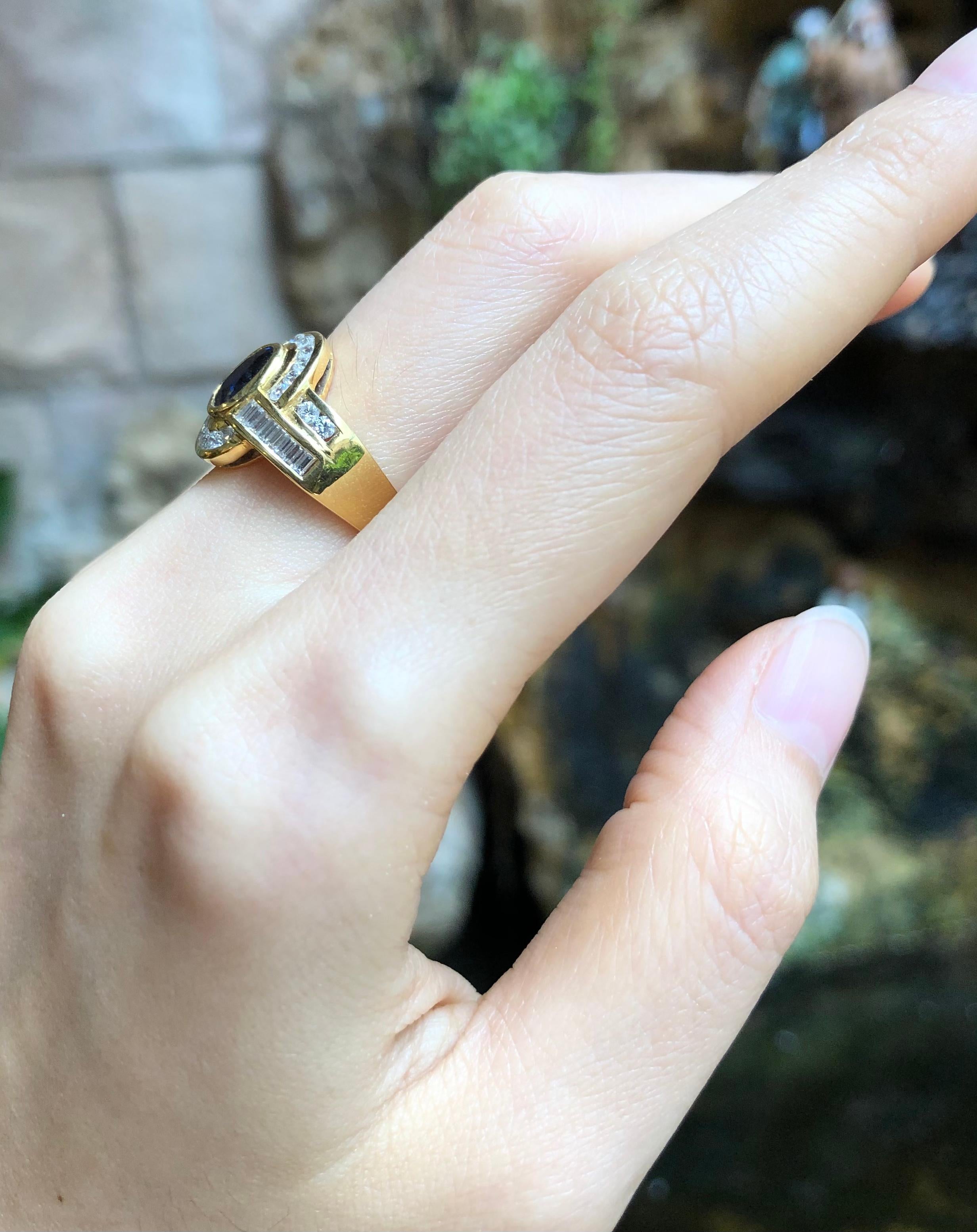 Blauer Saphir mit Diamantring aus 18 Karat Gold in Fassungen für Damen oder Herren im Angebot