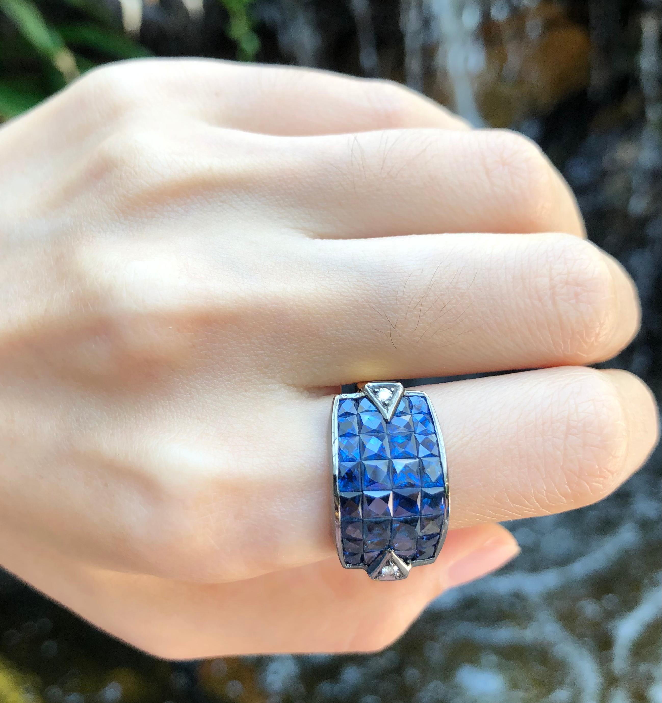 Femenino o masculino Anillo Zafiro Azul con Diamantes Engastado en Oro de 18 Kilates en venta