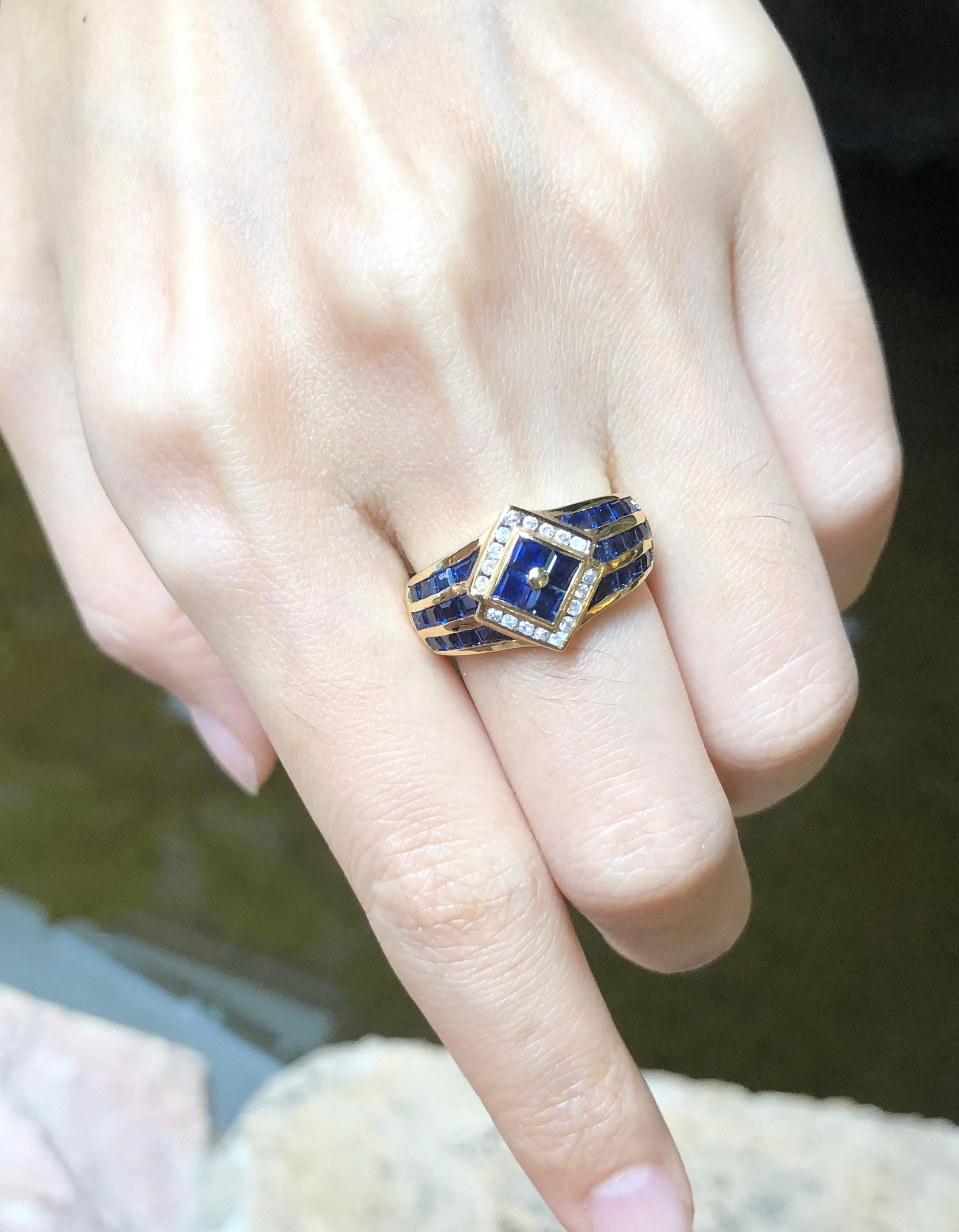 Blue Sapphire with Diamond Ring Set in 18 Karat Gold Settings For Sale 1