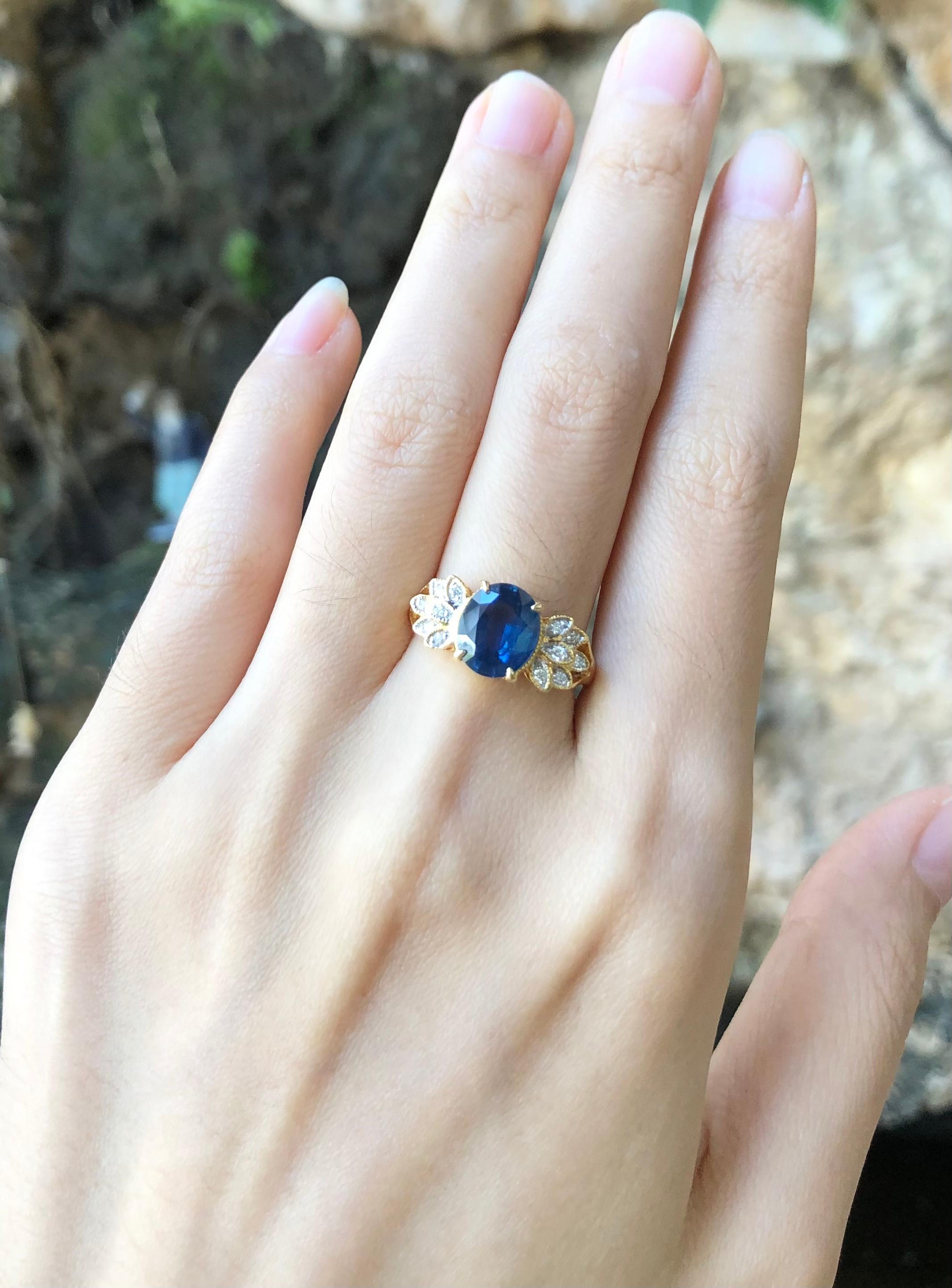 Art Deco Blue Sapphire with Diamond Ring Set in 18 Karat Gold Settings For Sale