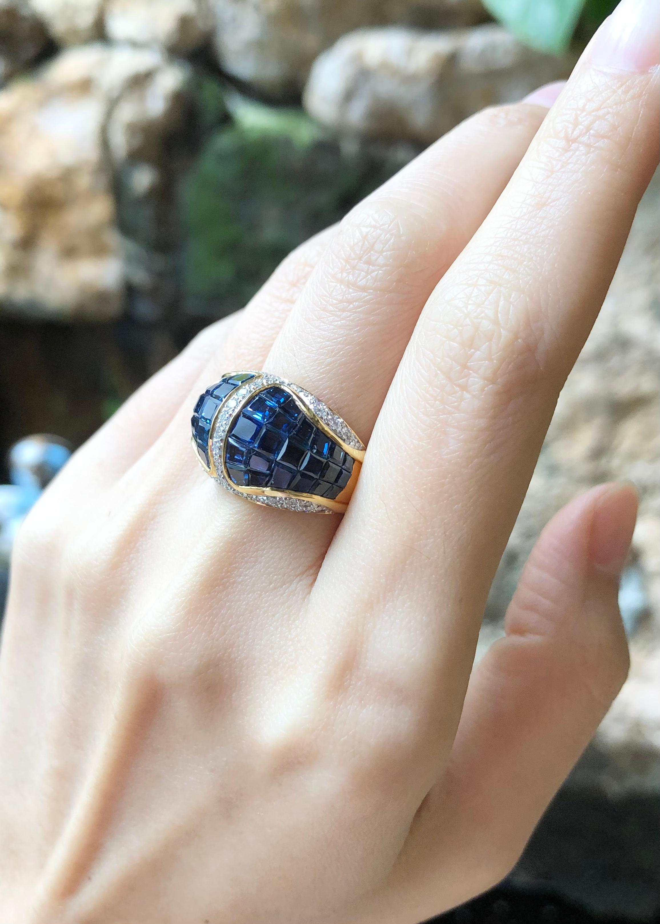 Women's or Men's Blue Sapphire with Diamond Ring set in 18 Karat Gold Settings For Sale