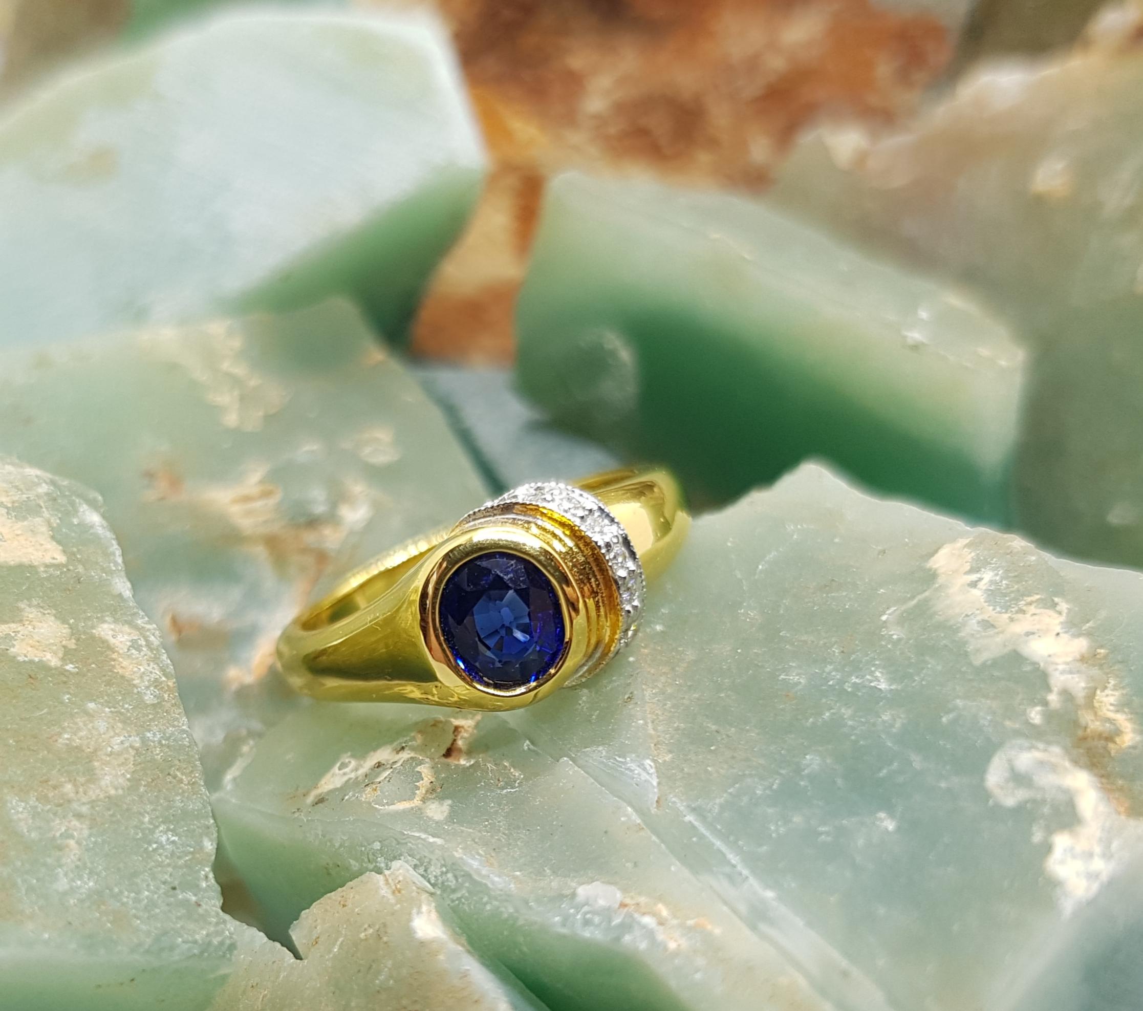 Blue Sapphire with Diamond Ring Set in 18 Karat Gold Settings For Sale 1