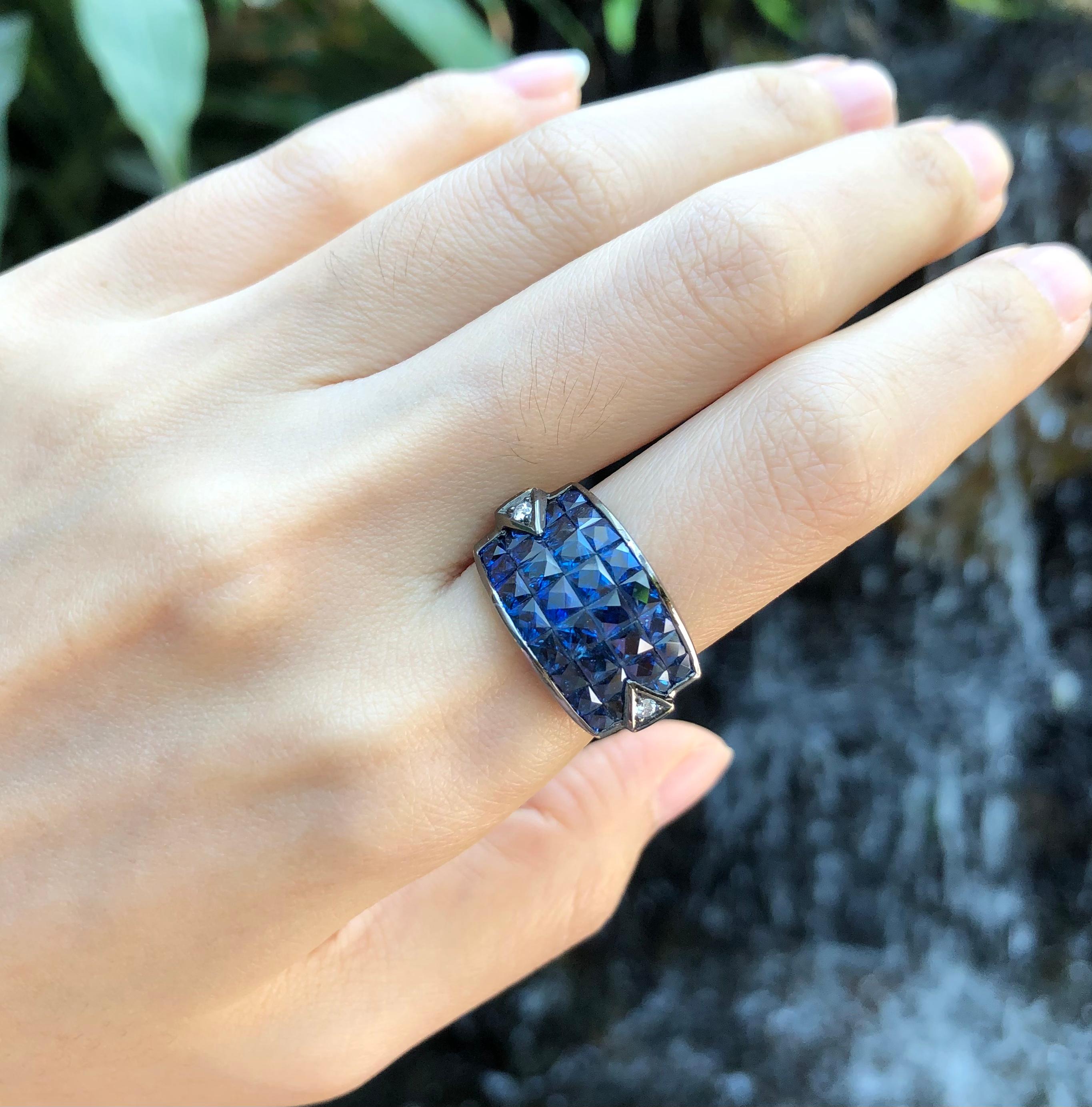 Blue Sapphire with Diamond Ring Set in 18 Karat Gold Settings In New Condition For Sale In Bangkok, TH