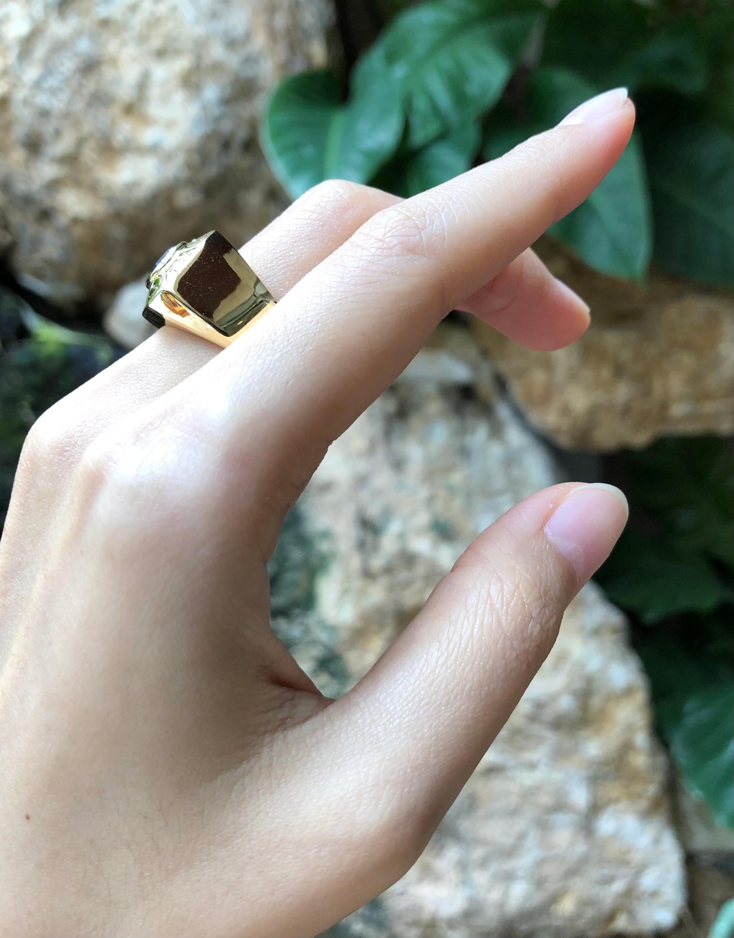 Bague en or 18 carats avec saphir bleu et diamant en vente 1