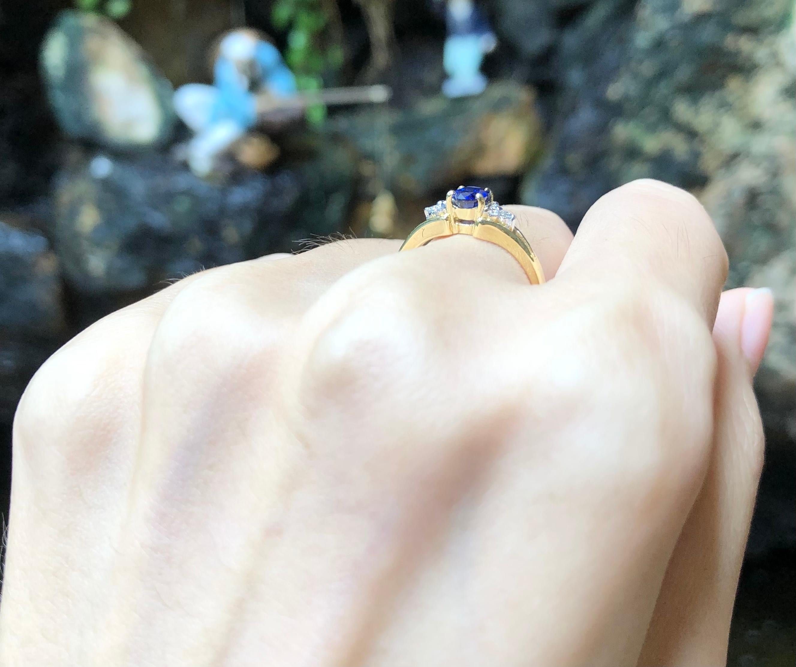 Blue Sapphire with Diamond Ring Set in 18 Karat Gold Settings For Sale 1