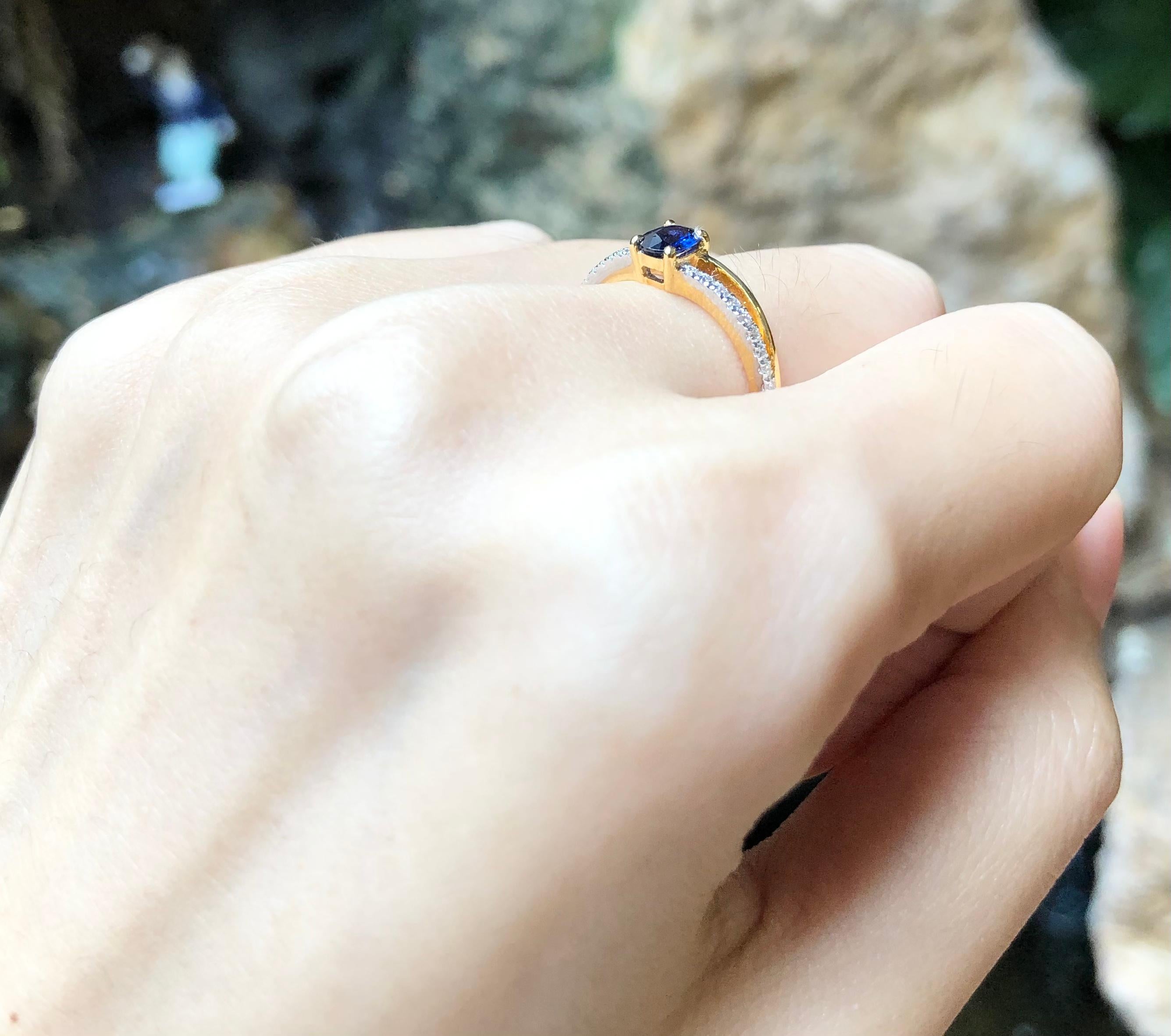 Blauer Saphir mit Diamantring aus 18 Karat Gold in Fassungen im Angebot 1