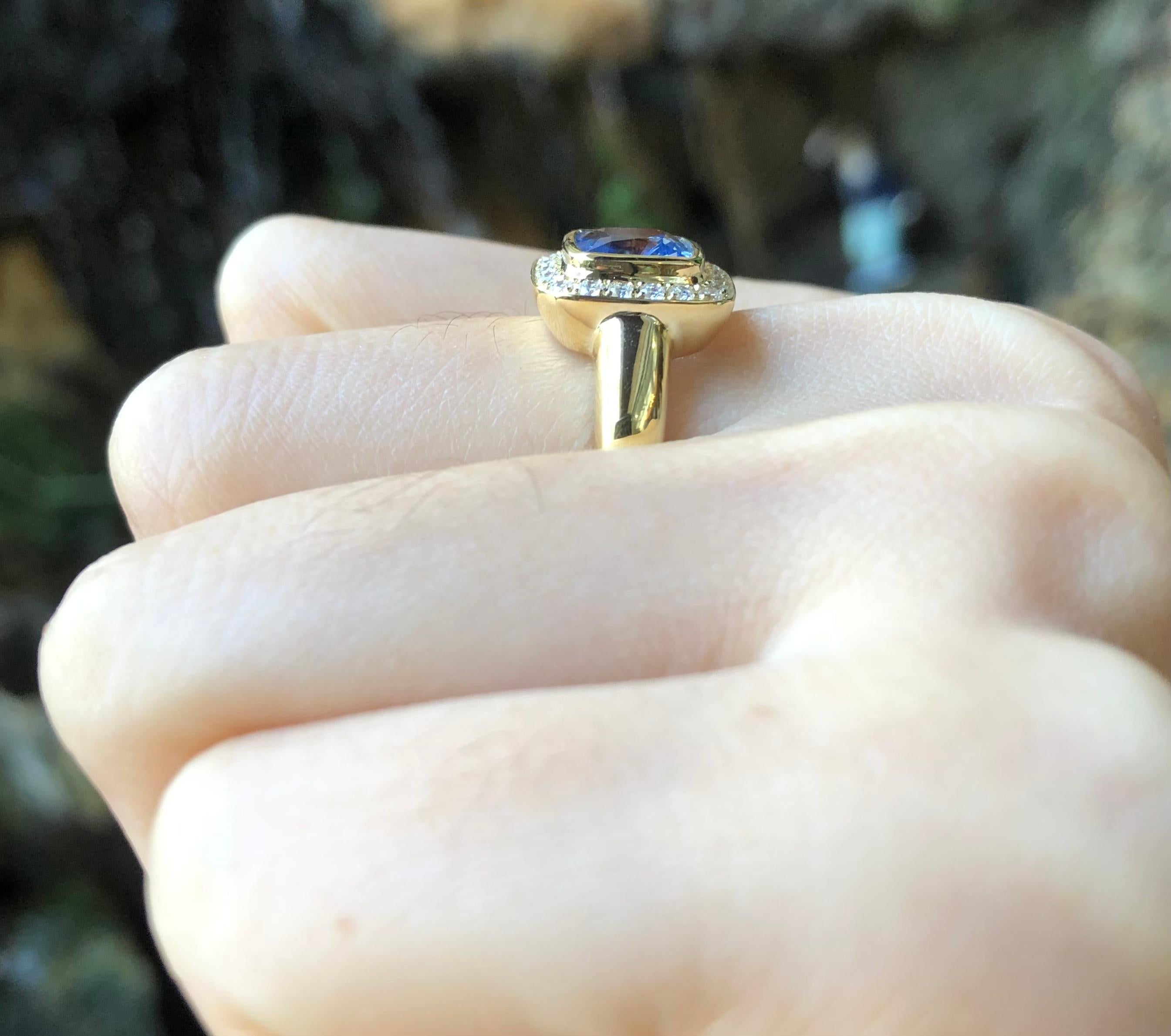 Blauer Saphir mit Diamantring aus 18 Karat Gold in Fassungen im Angebot 1