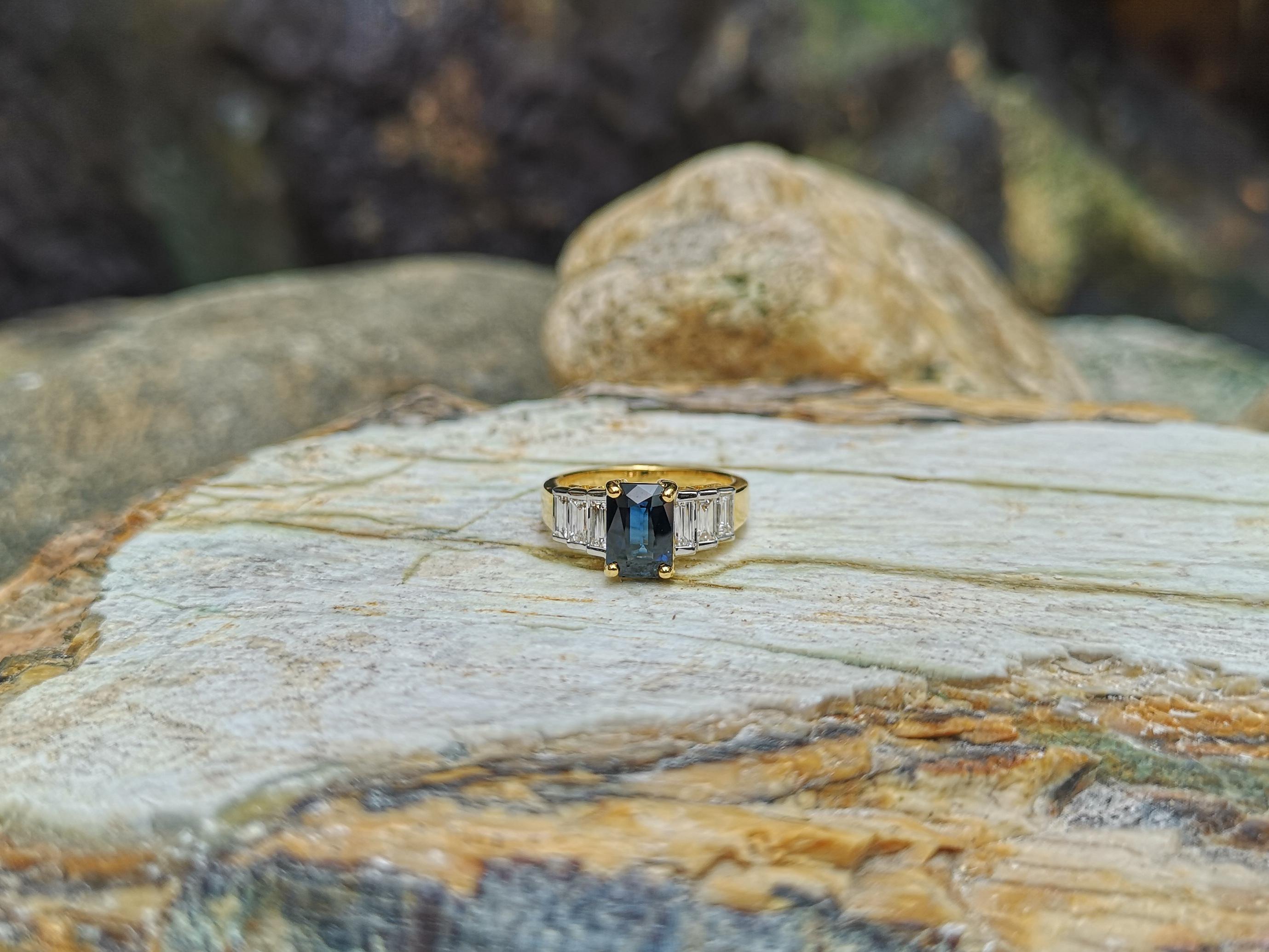 Blue Sapphire with Diamond Ring Set in 18 Karat Gold Settings For Sale 1