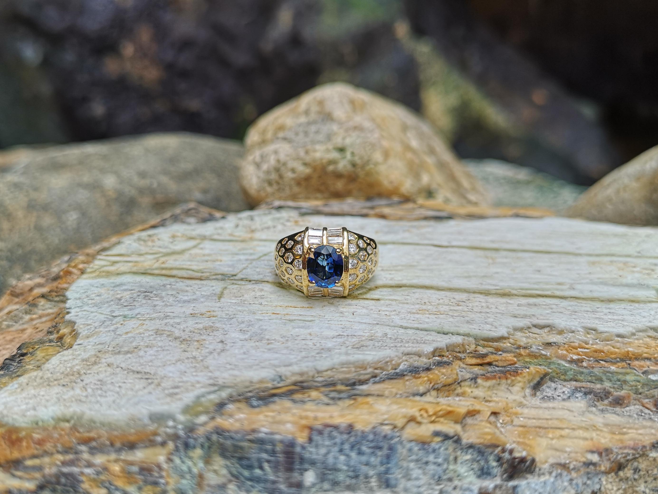 Blauer blauer Saphir mit Diamantring in 18 Karat Goldfassung im Angebot 2