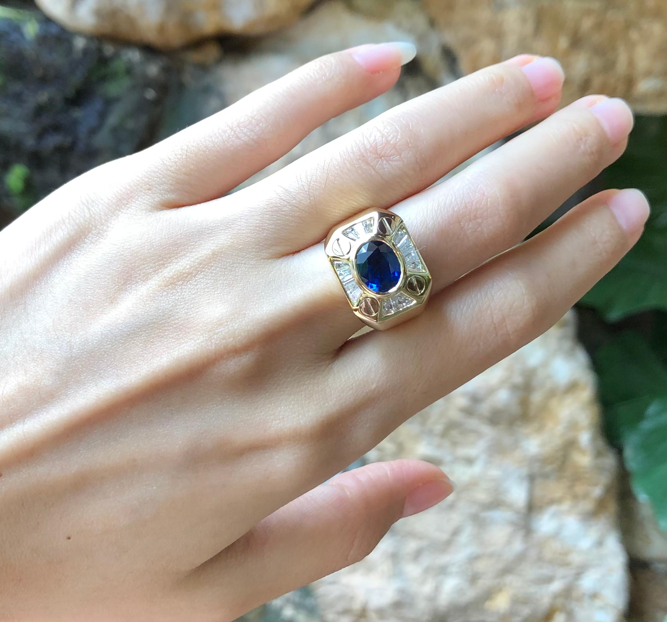 Bague en or 18 carats avec saphir bleu et diamant en vente 2