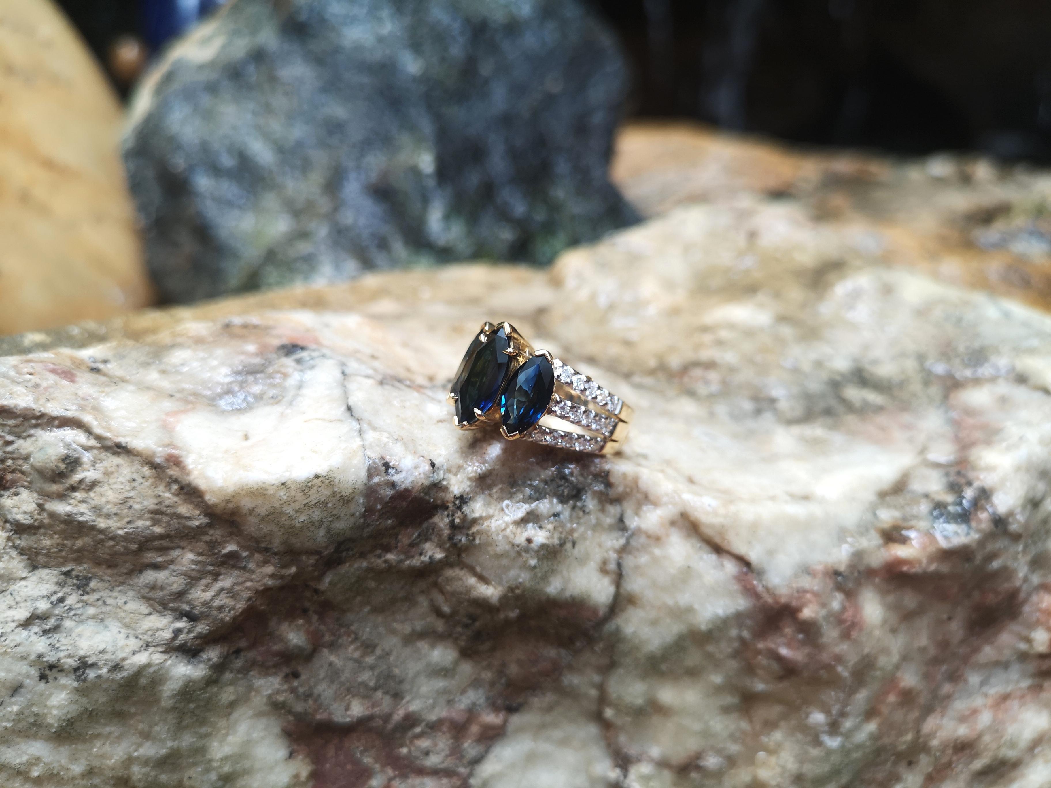 Blauer blauer Saphir mit Diamantring in 18 Karat Goldfassung im Angebot 3