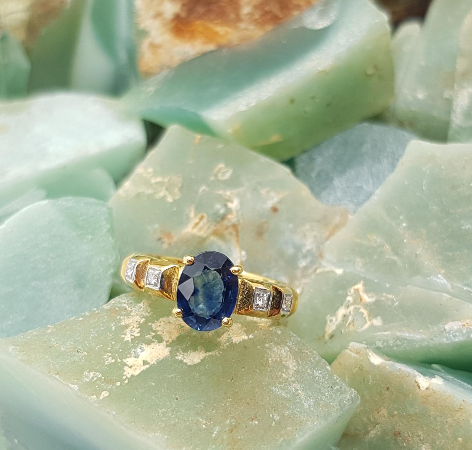 Blue Sapphire with Diamond Ring Set in 18 Karat Gold Settings 3