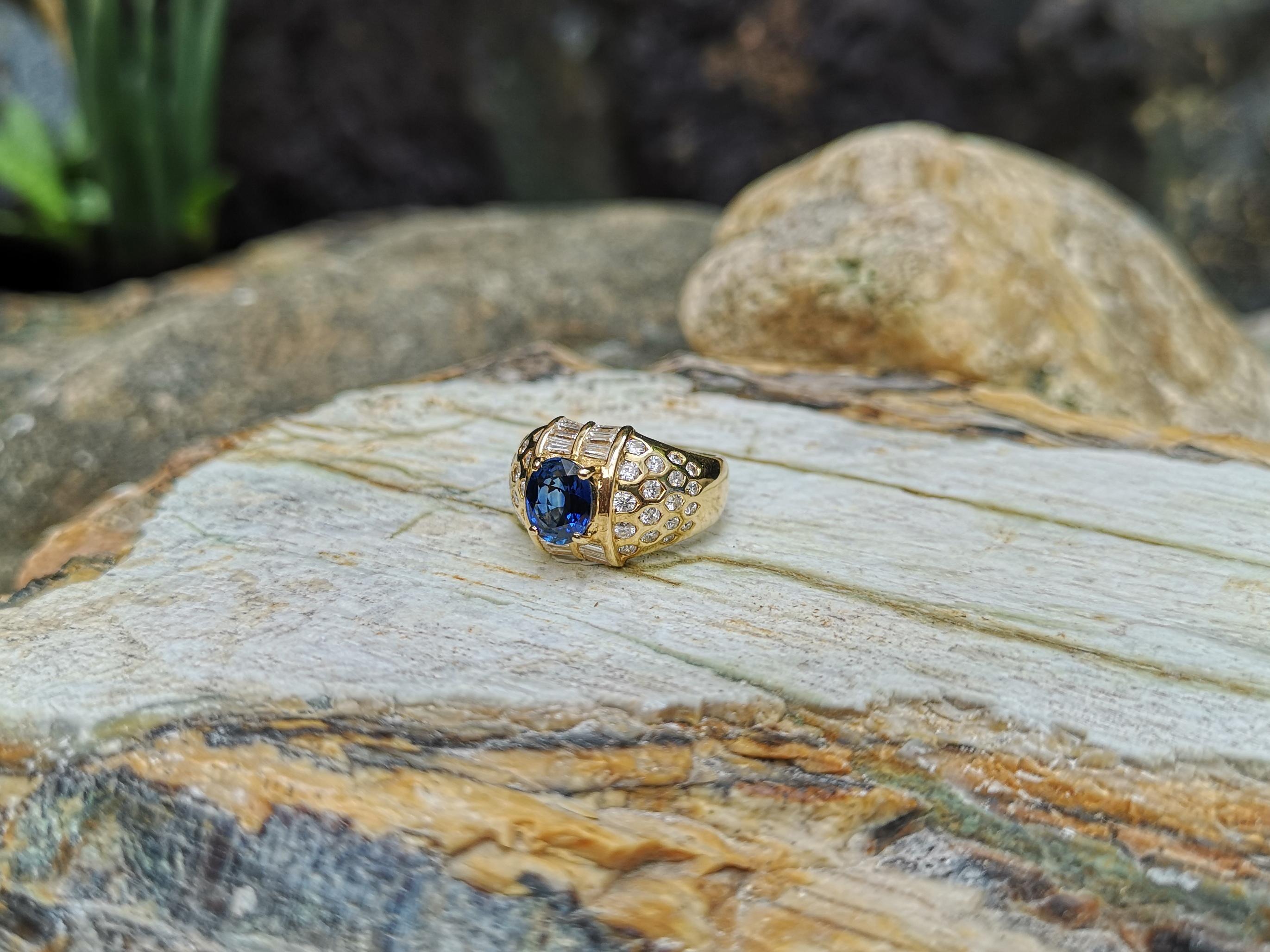 Blauer blauer Saphir mit Diamantring in 18 Karat Goldfassung im Angebot 3