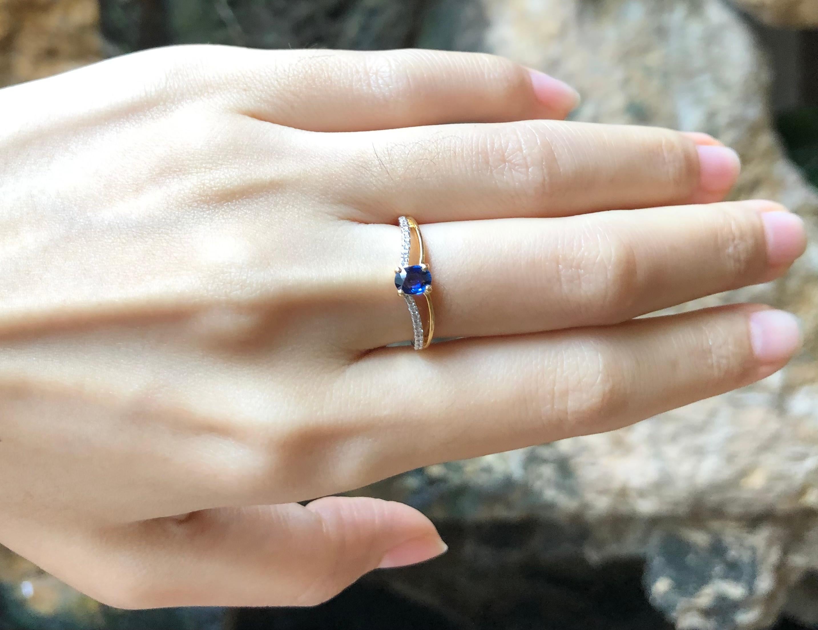 Blauer Saphir mit Diamantring aus 18 Karat Gold in Fassungen im Angebot 3