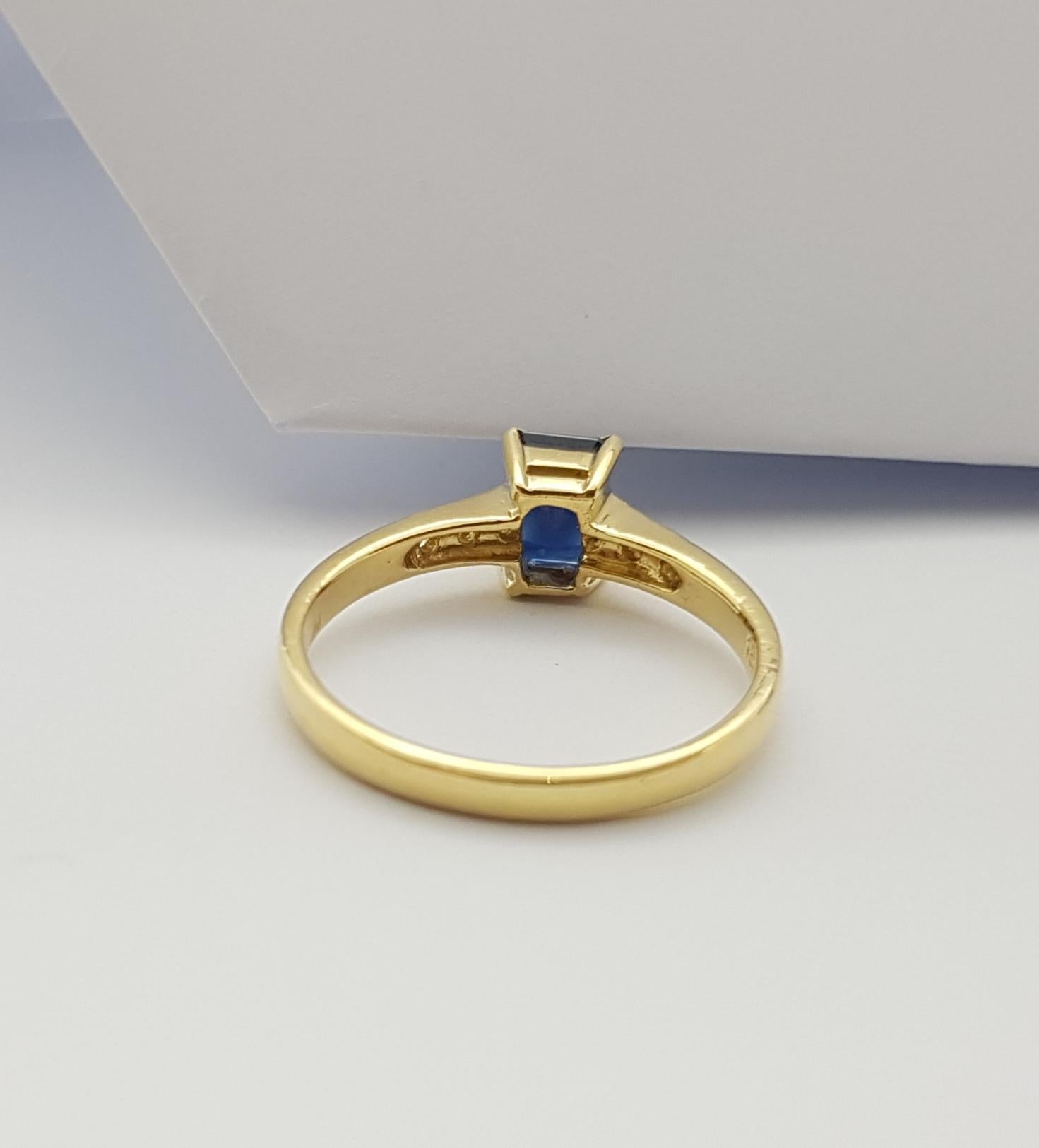 Blauer Saphir mit Diamantring aus 18 Karat Gold in Fassungen im Angebot 3
