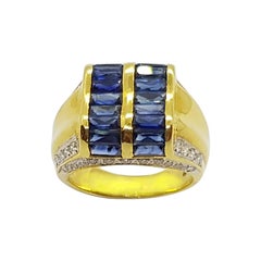 Blauer blauer Saphir mit Diamantring in 18 Karat Goldfassung