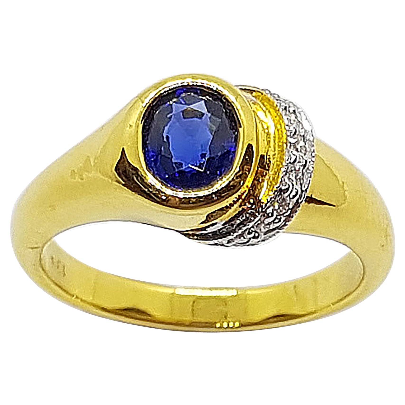 Blauer blauer Saphir mit Diamantring in 18 Karat Goldfassung