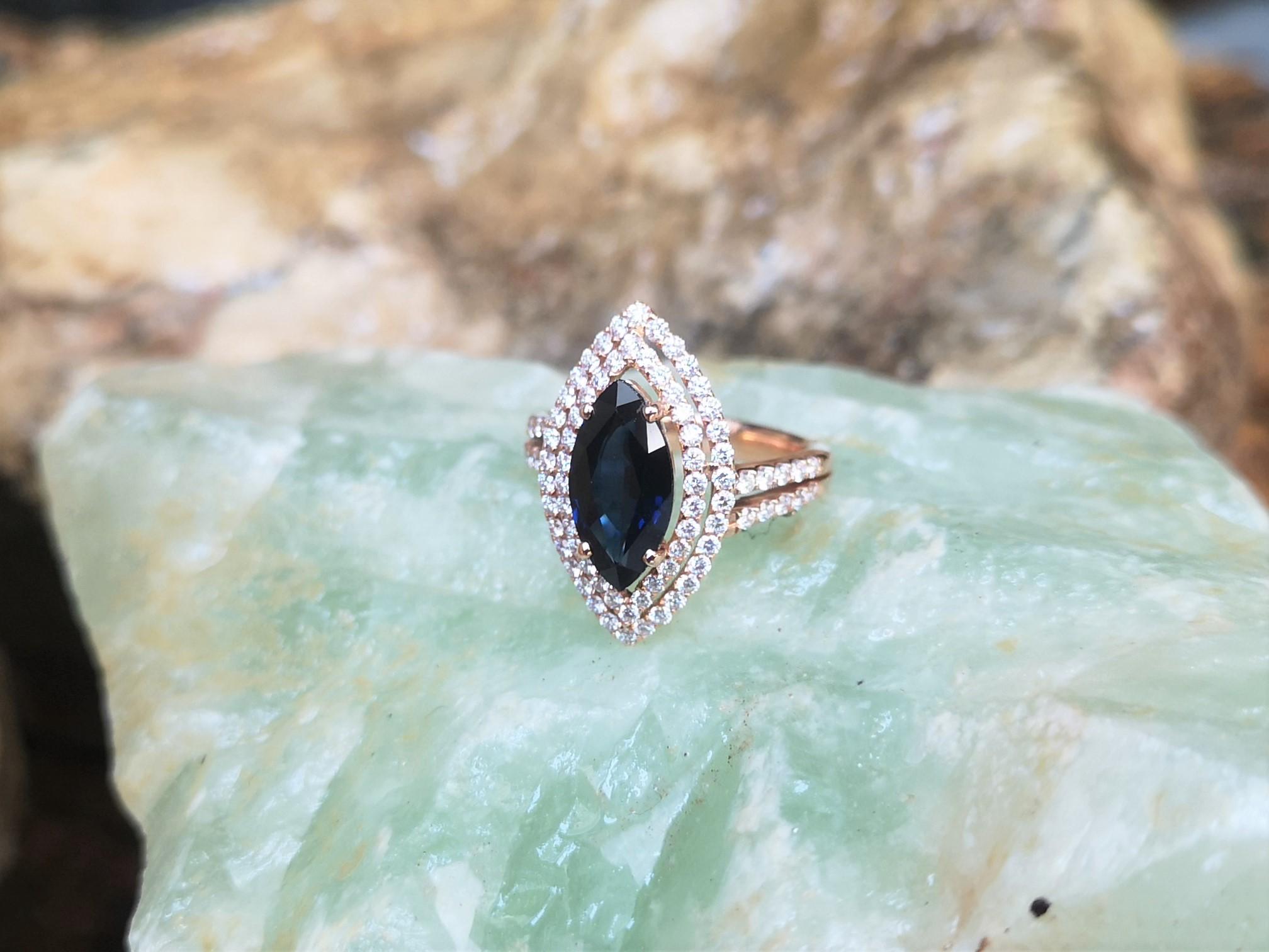 Marquise Blue Sapphire with Diamond Ring Set in 18 Karat Rose Gold Settings In New Condition For Sale In Bangkok, TH