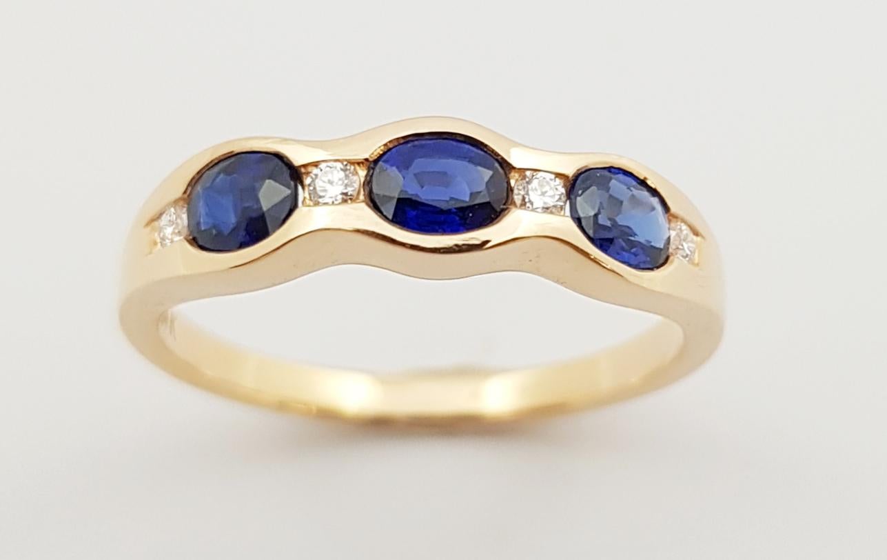 Blue Sapphire with Diamond Ring Set in 18 Karat Rose Gold Settings For Sale 3