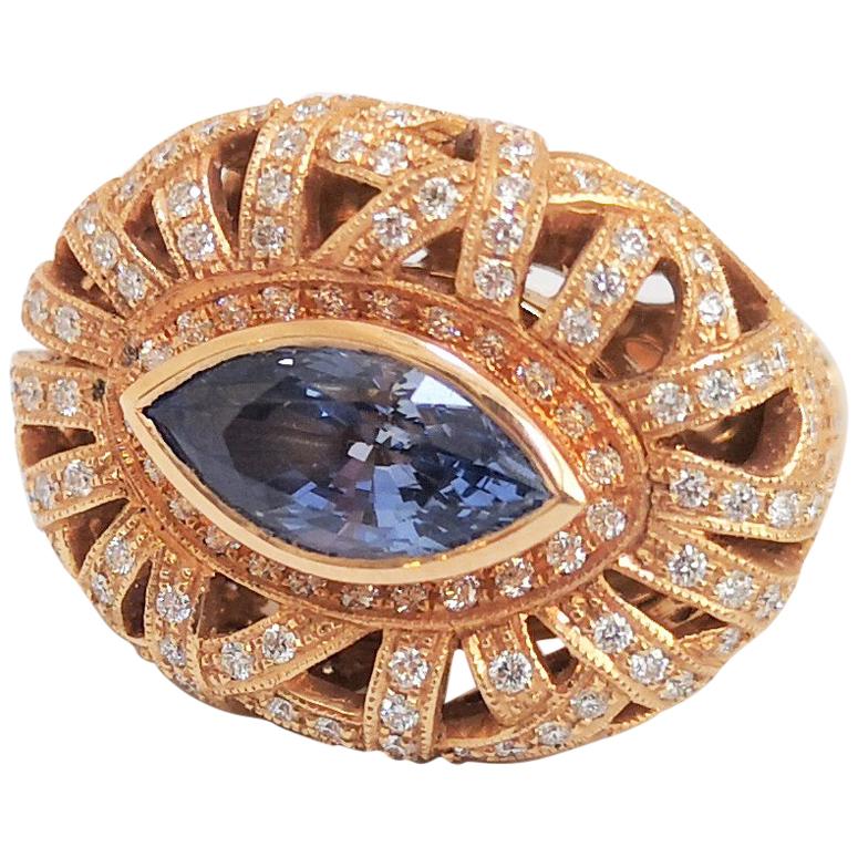 Blauer Saphir mit Diamantring aus 18 Karat Roségold in Fassungen im Angebot