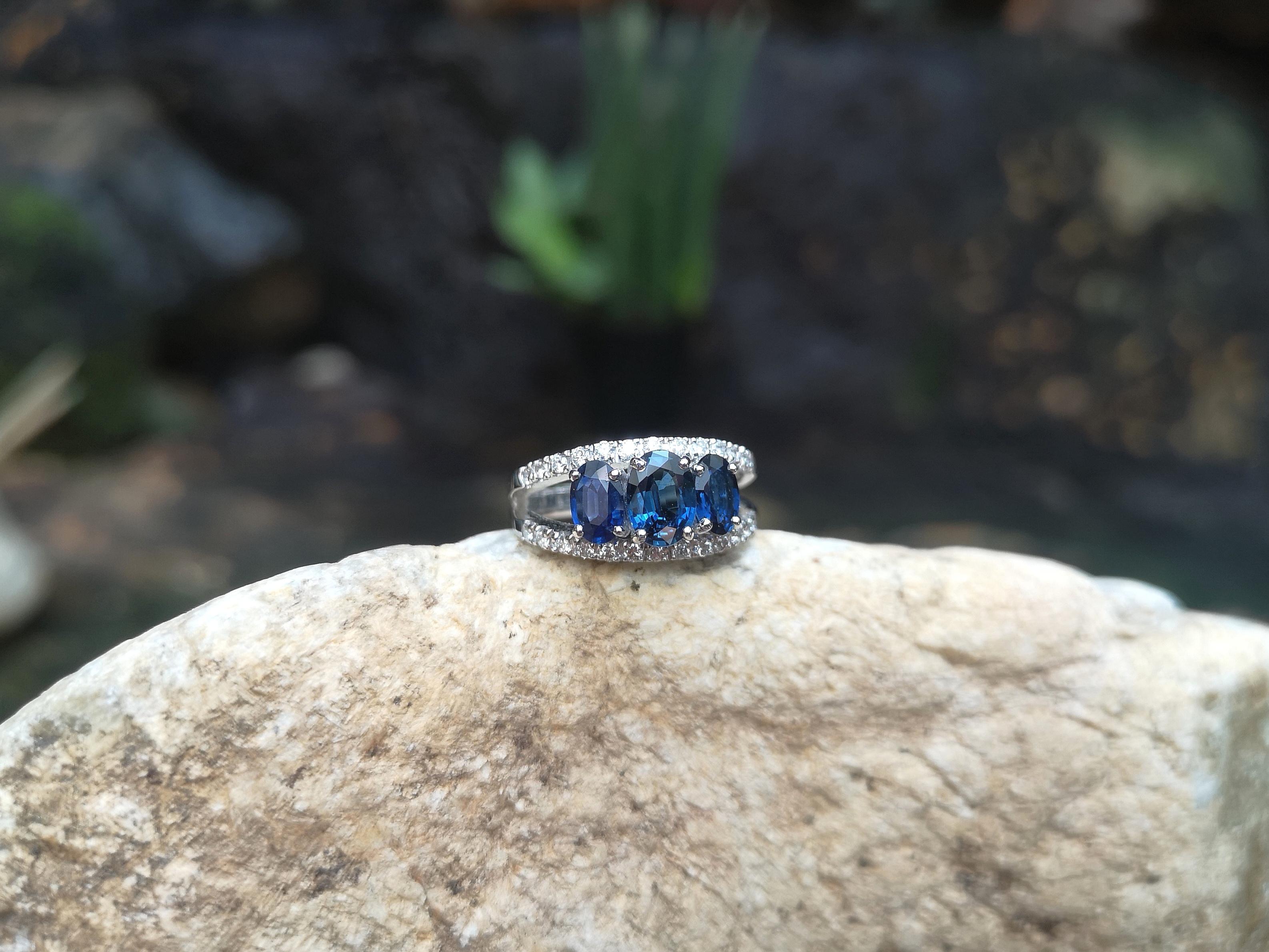 Blue Sapphire with Diamond Ring Set in 18 Karat White Gold Settings For Sale 2