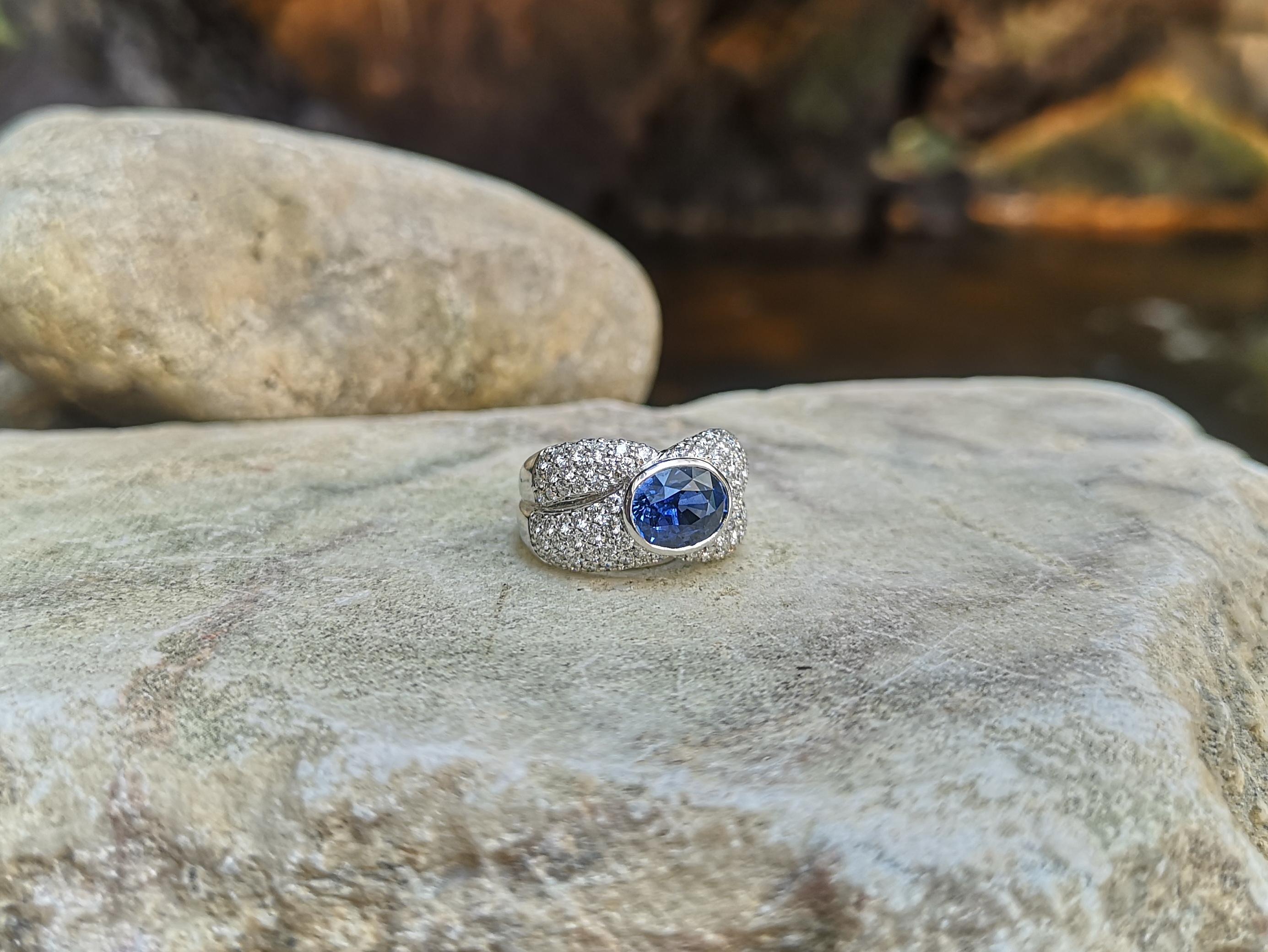 Blue Sapphire with Diamond Ring Set in 18 Karat White Gold Settings For Sale 4