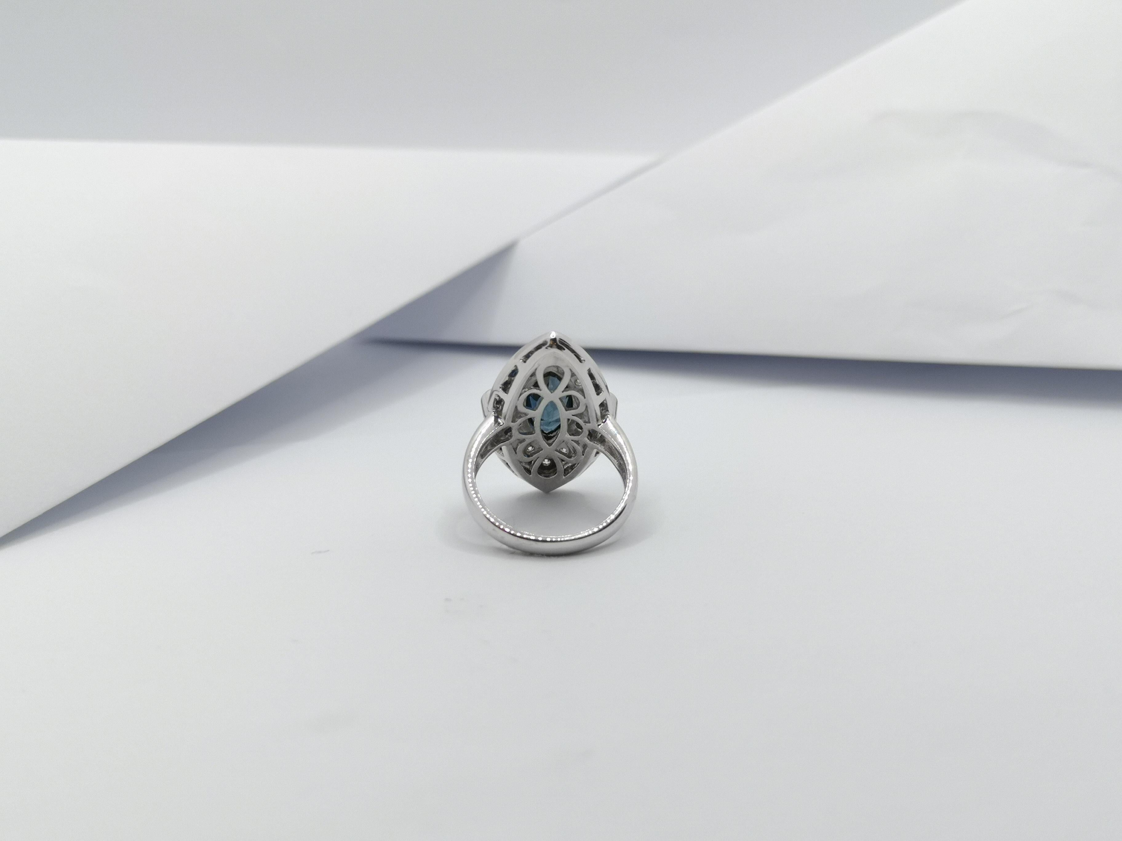 Blue Sapphire with Diamond Ring Set in 18 Karat White Gold Settings For Sale 4