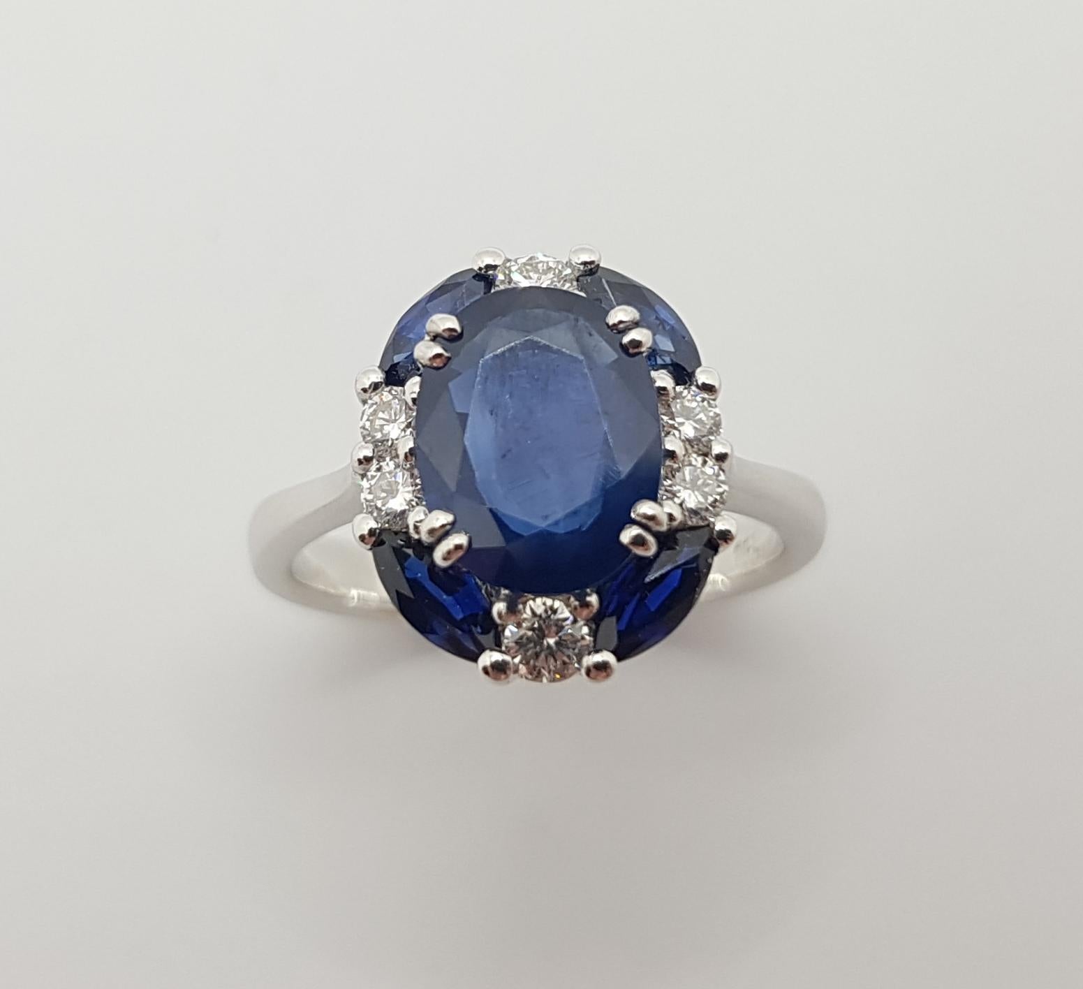 Blue Sapphire with Diamond Ring Set in 18 Karat White Gold Settings For Sale 4
