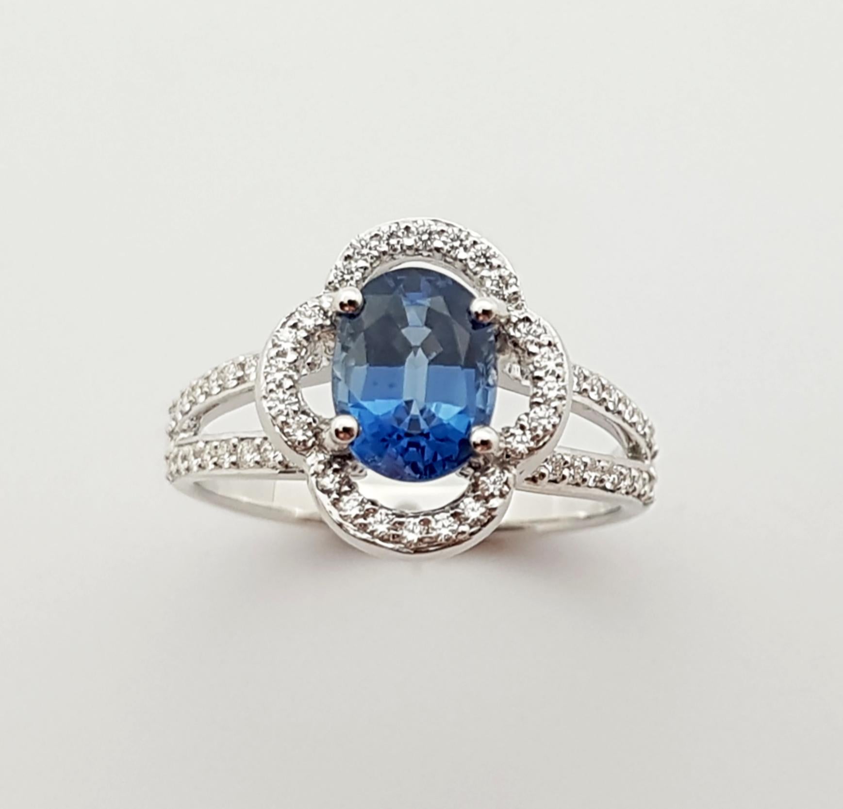 Blue Sapphire with Diamond Ring Set in 18 Karat White Gold Settings For Sale 2