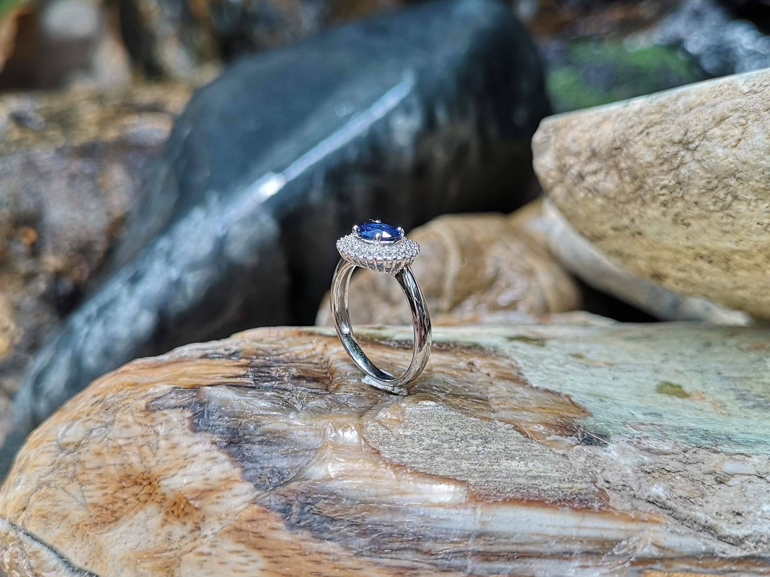 Blauer Saphir mit Diamantring aus 18 Karat Weißgold in Fassungen im Angebot 5