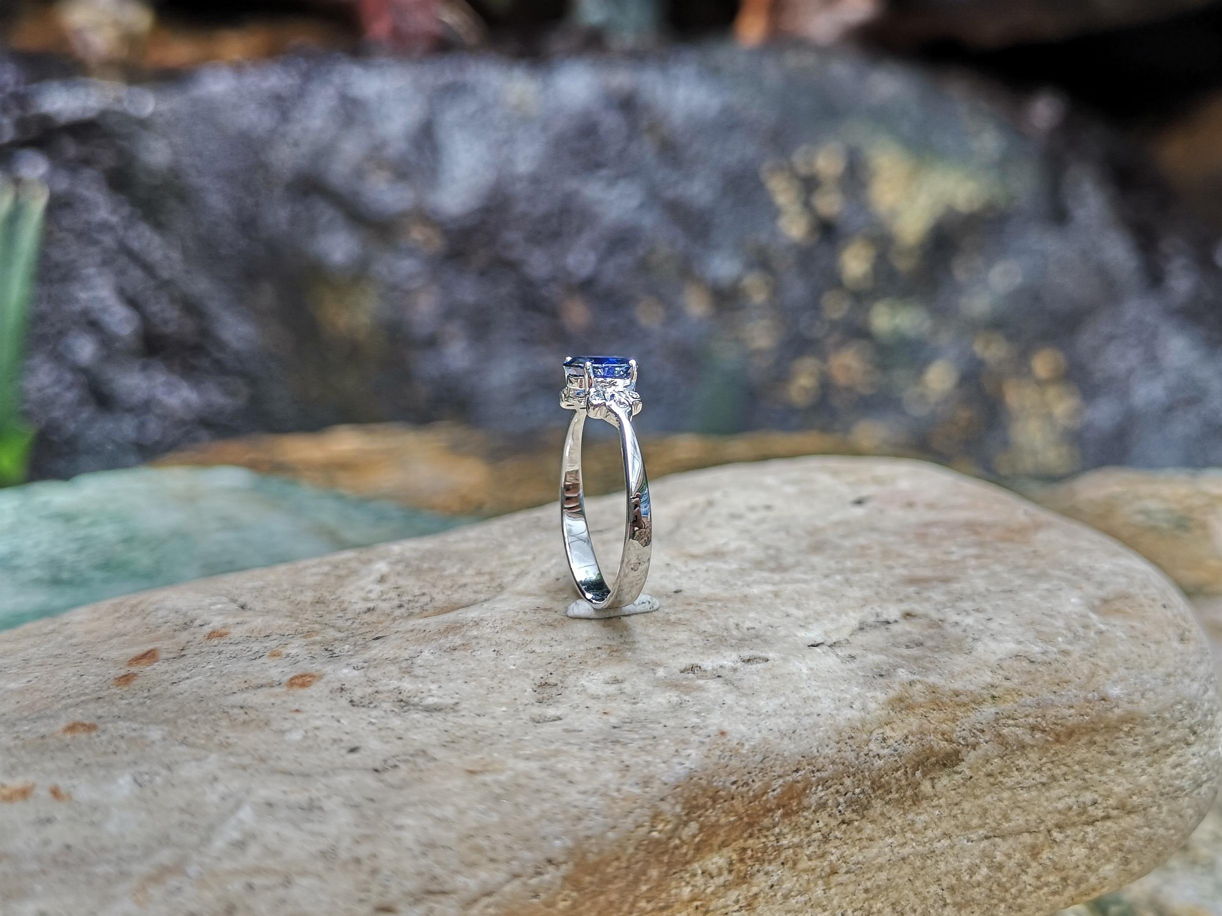 Blue Sapphire with Diamond Ring Set in 18 Karat White Gold Settings For Sale 5