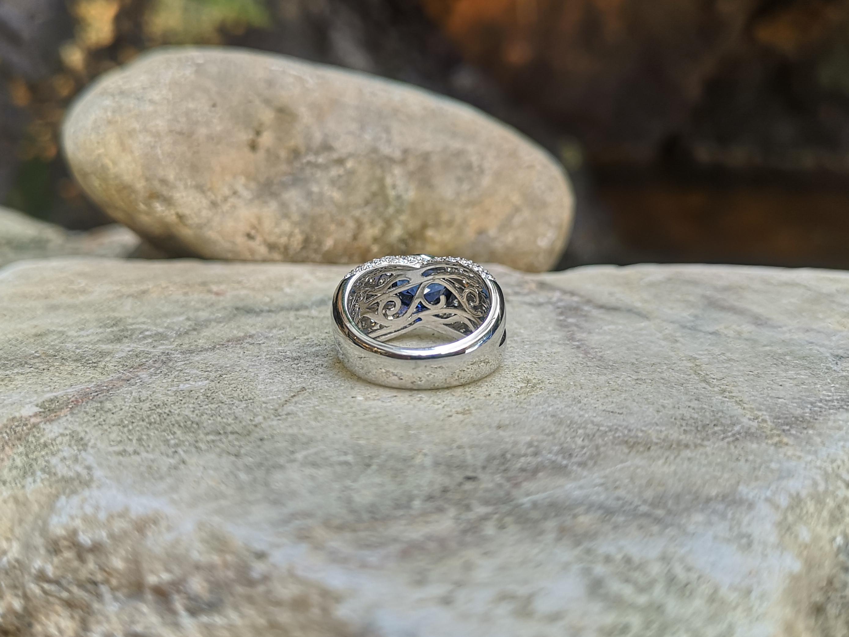 Blue Sapphire with Diamond Ring Set in 18 Karat White Gold Settings For Sale 5