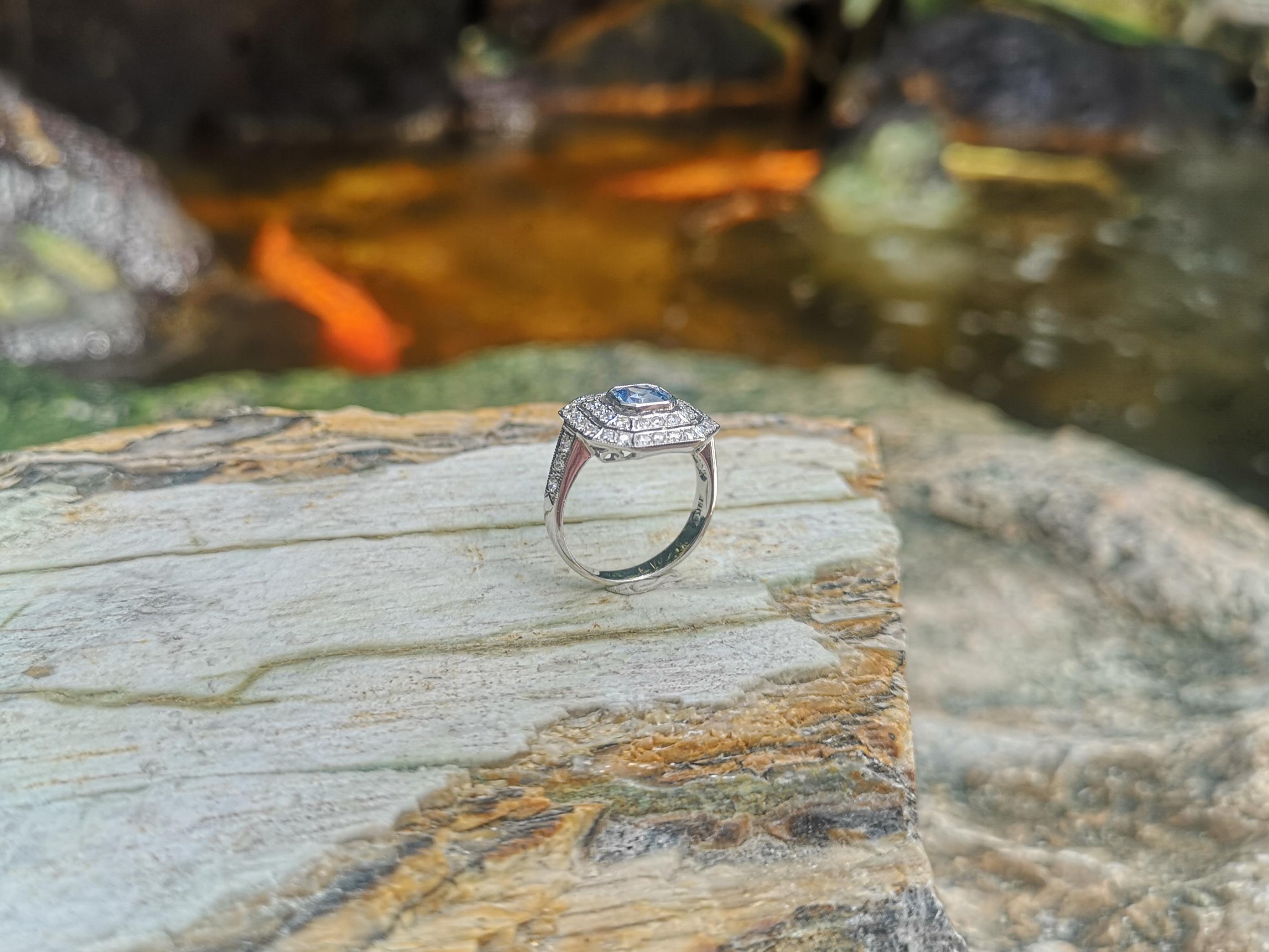 Blauer blauer Saphir mit Diamantring in 18 Karat Weißgoldfassung im Angebot 5
