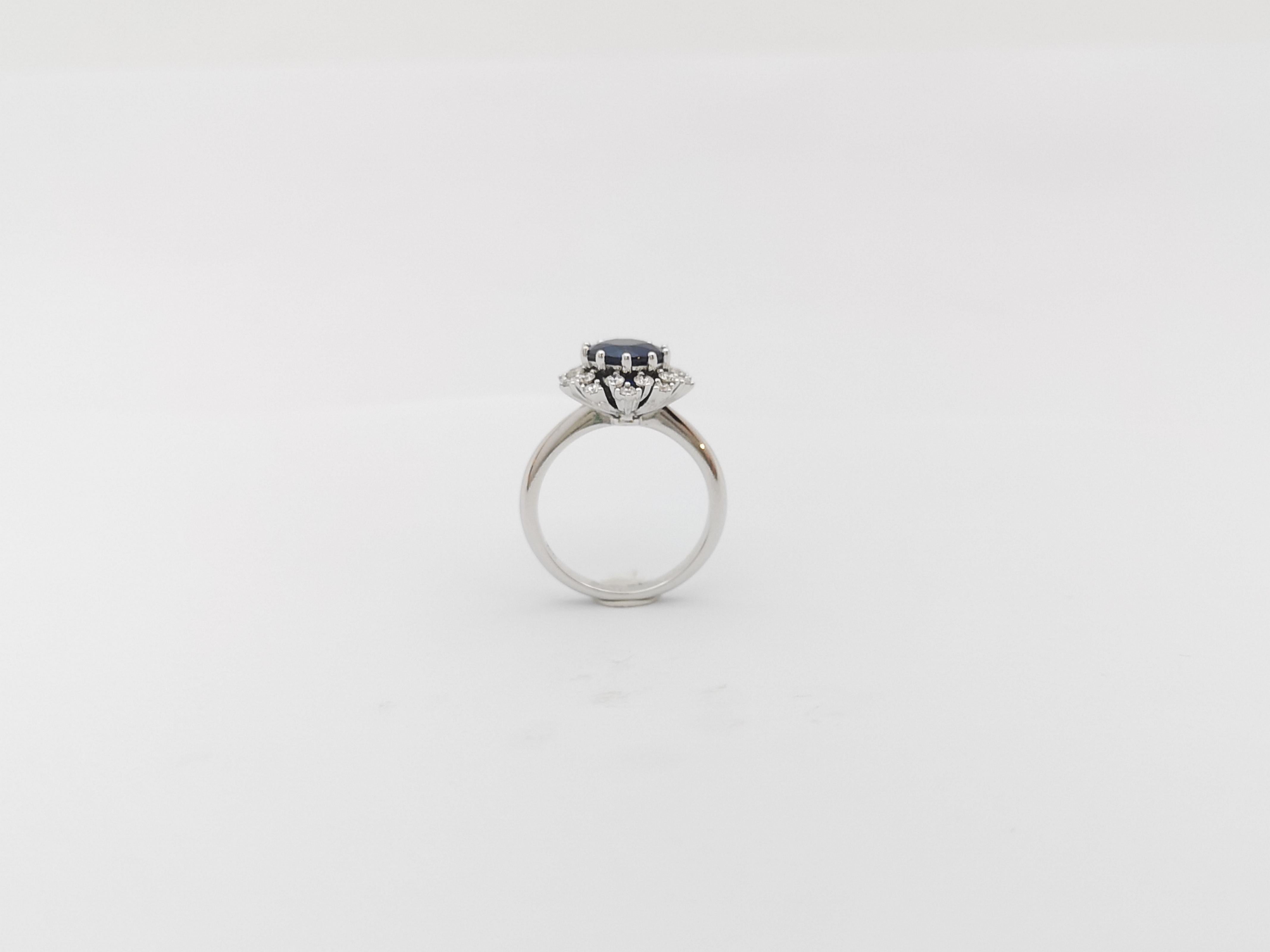 Blauer Saphir mit Diamantring aus 18 Karat Weißgold in Fassungen im Angebot 5