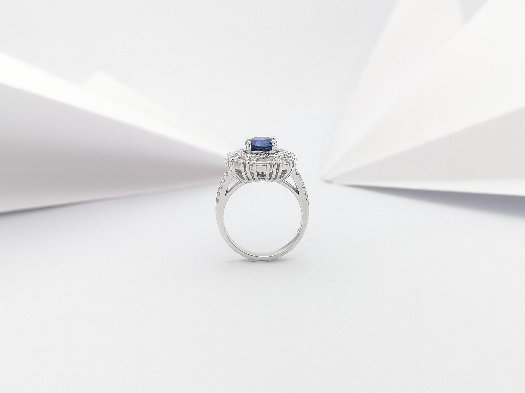 Bague en or blanc 18 carats sertie d'un saphir bleu et de diamants en vente 6