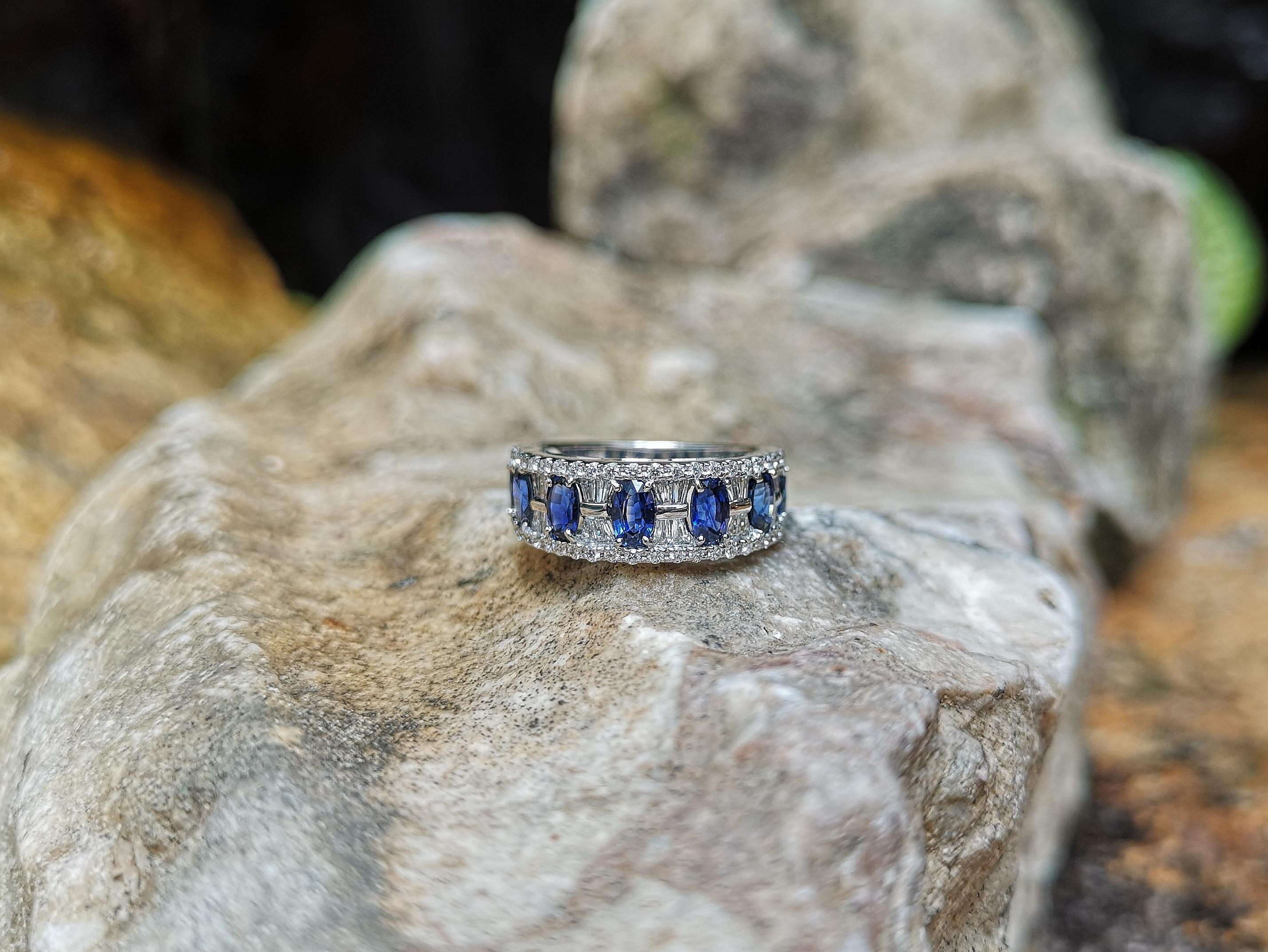 Blue Sapphire with Diamond Ring Set in 18 Karat White Gold Settings For Sale 8