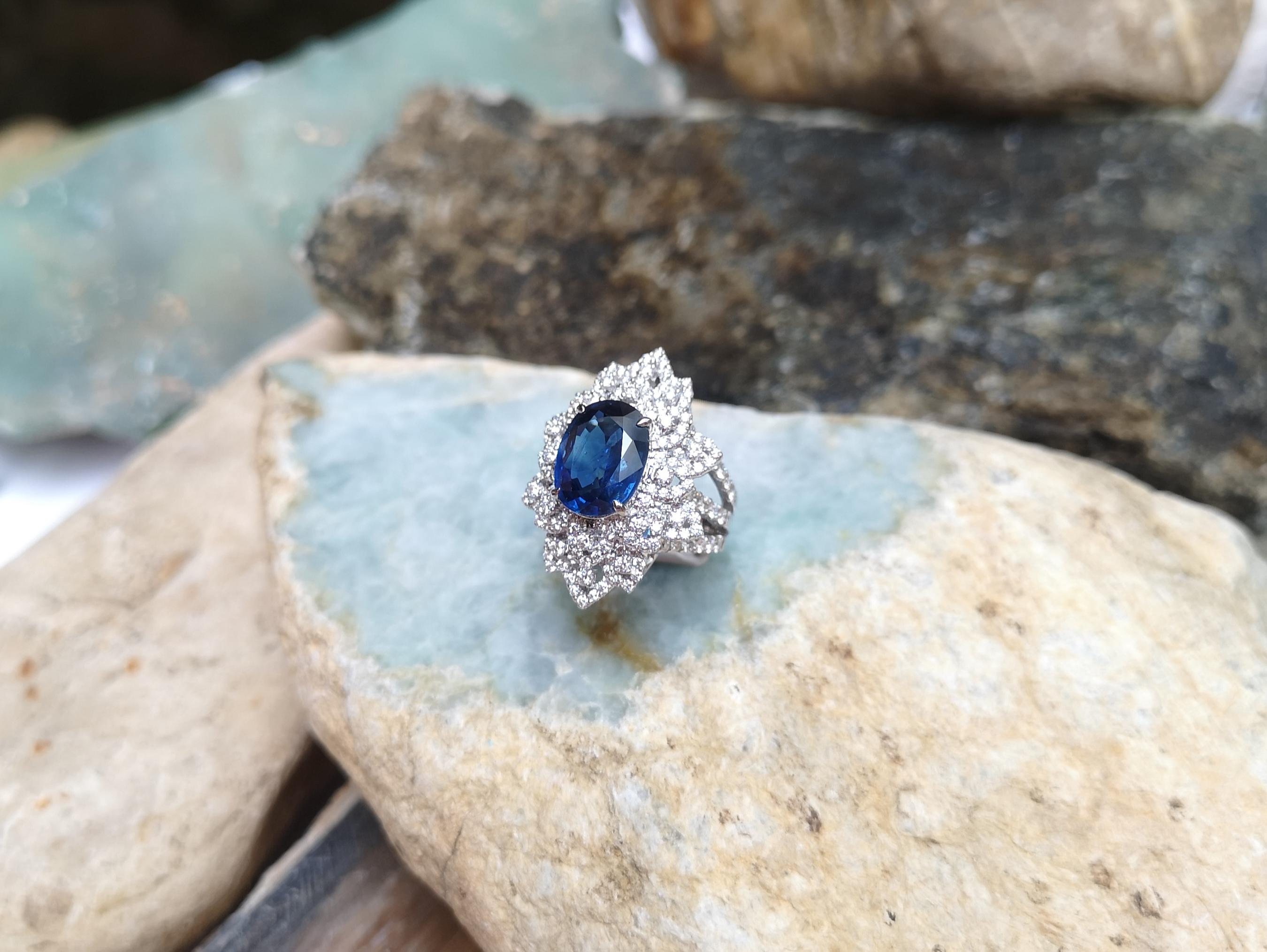 Blue Sapphire with Diamond Ring Set in 18 Karat White Gold Settings For Sale 9