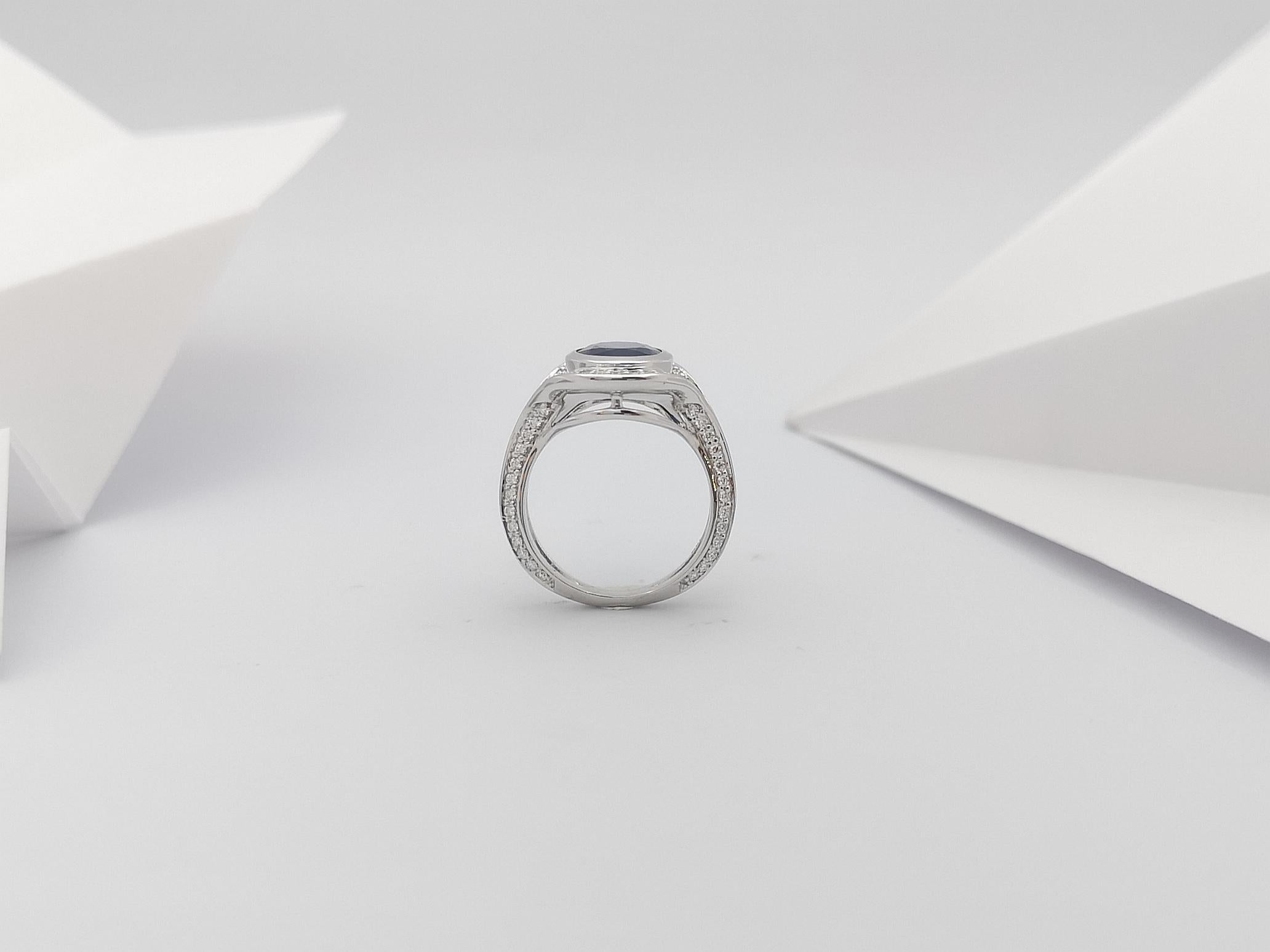 Blauer blauer Saphir mit Diamantring in 18 Karat Weißgoldfassung im Angebot 9