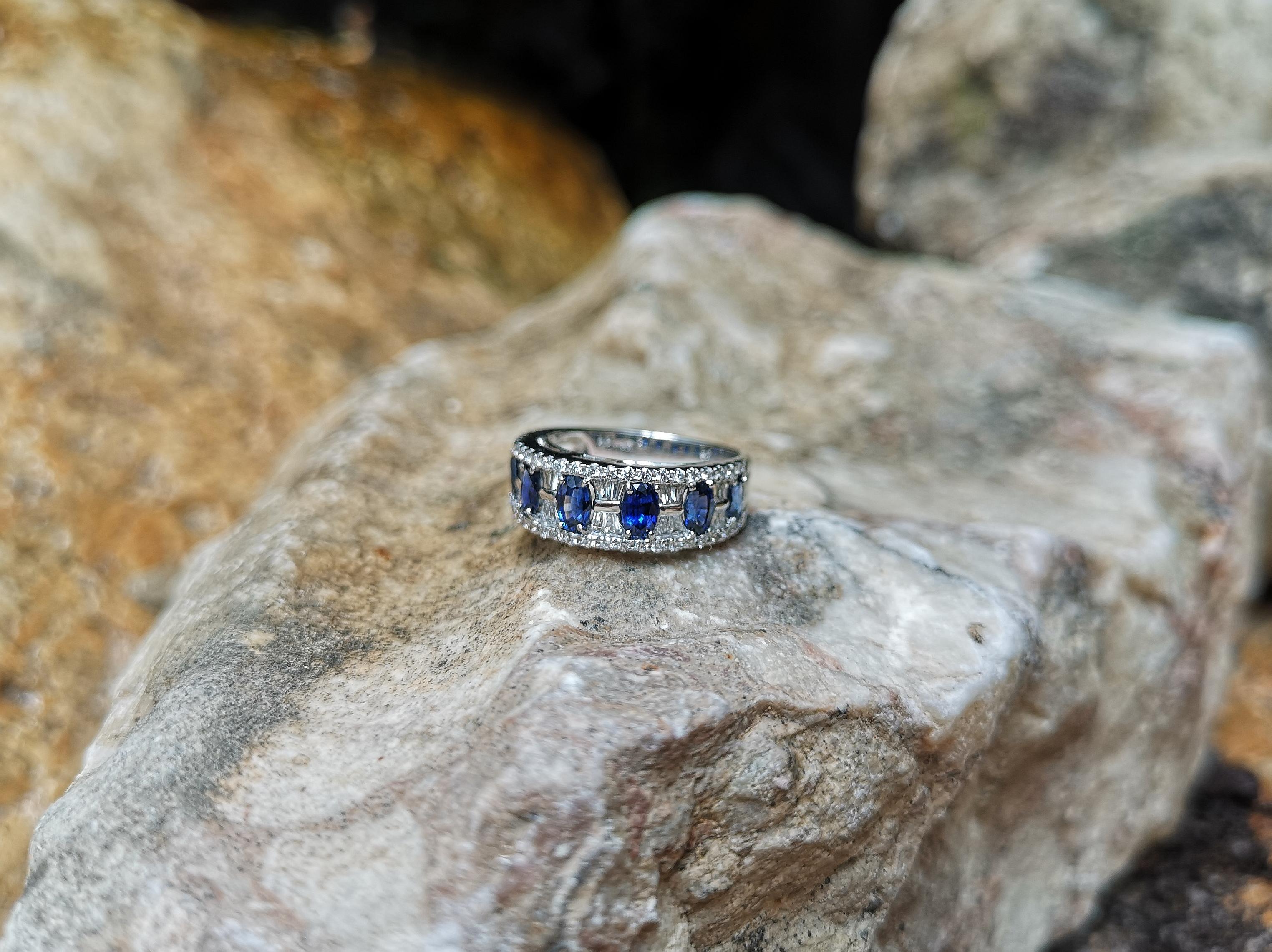 Blue Sapphire with Diamond Ring Set in 18 Karat White Gold Settings For Sale 10