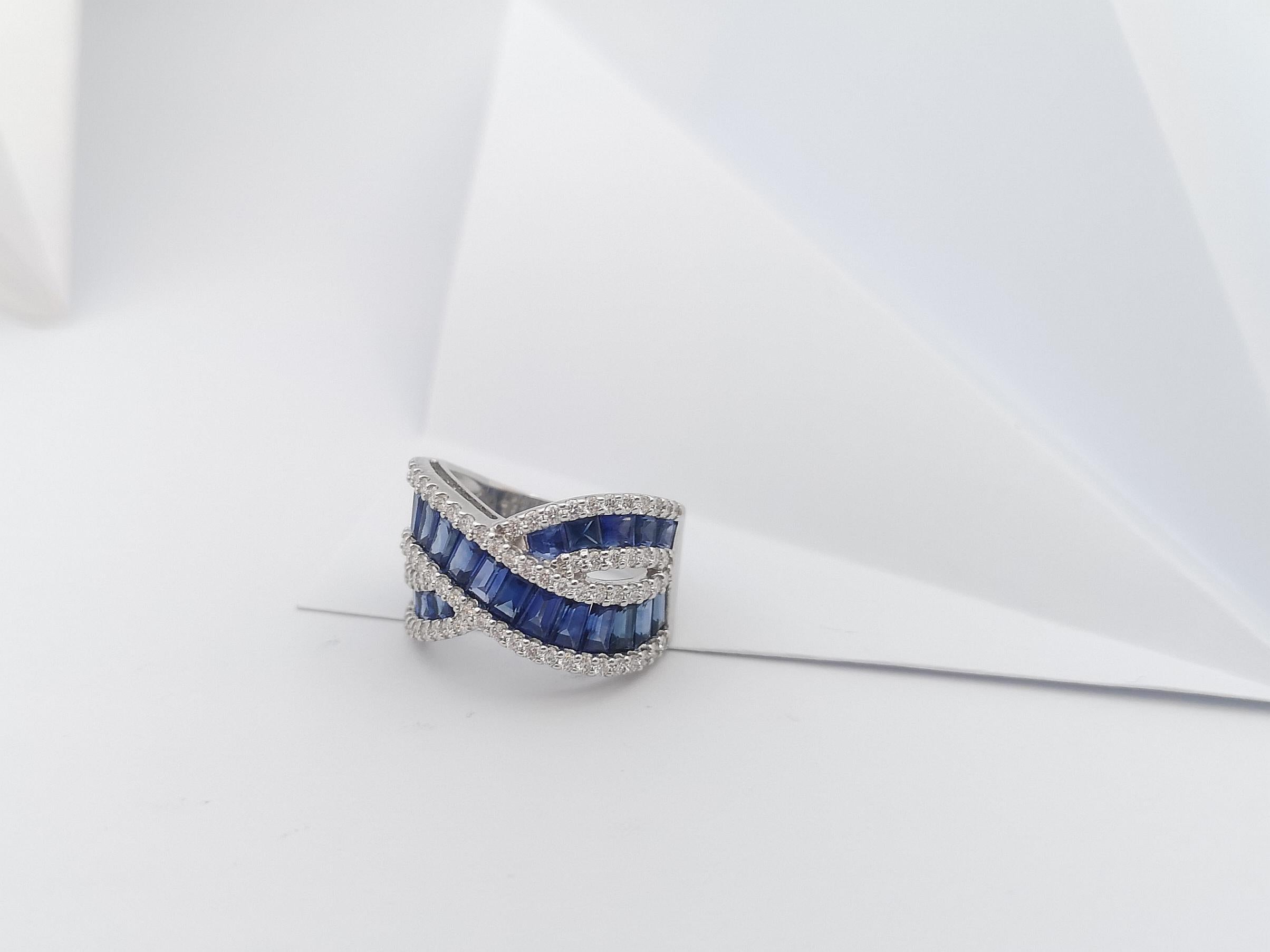 Bague en or blanc 18 carats sertie d'un saphir bleu et de diamants en vente 10