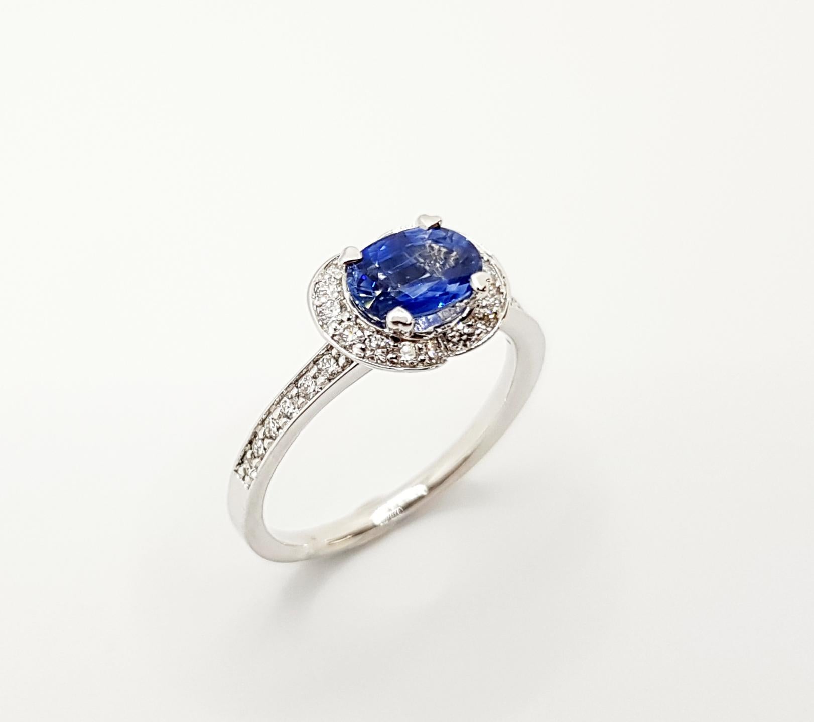 Blue Sapphire with Diamond Ring set in 18 Karat White Gold Settings For Sale 11