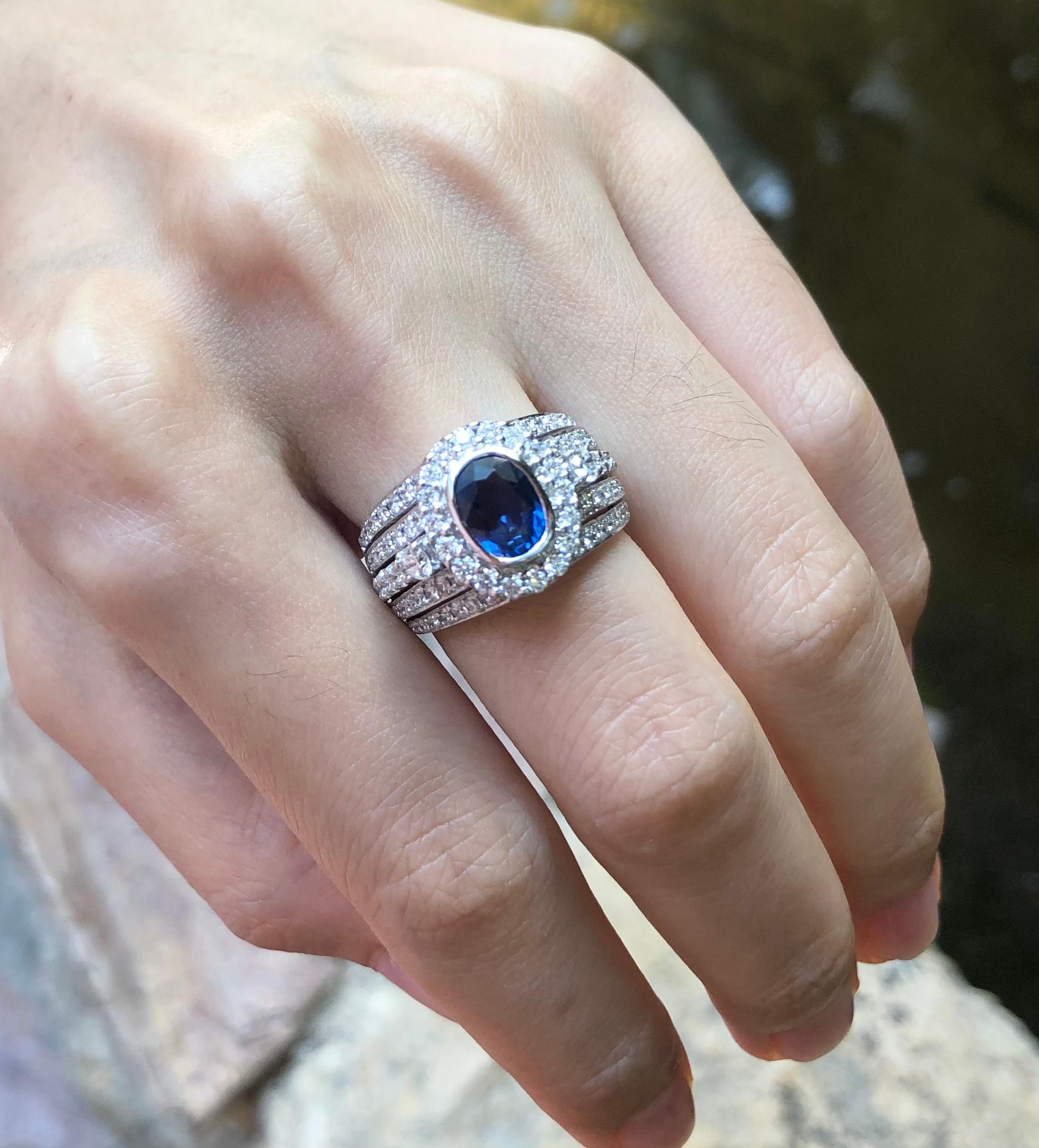 Saphir bleu 1,63 carats et diamant 1,34 carats Bague en or blanc 18 carats

Largeur :  1.8 cm 
Longueur :  1.3 cm
Taille de l'anneau : 53
Poids total : 10,8 grammes

