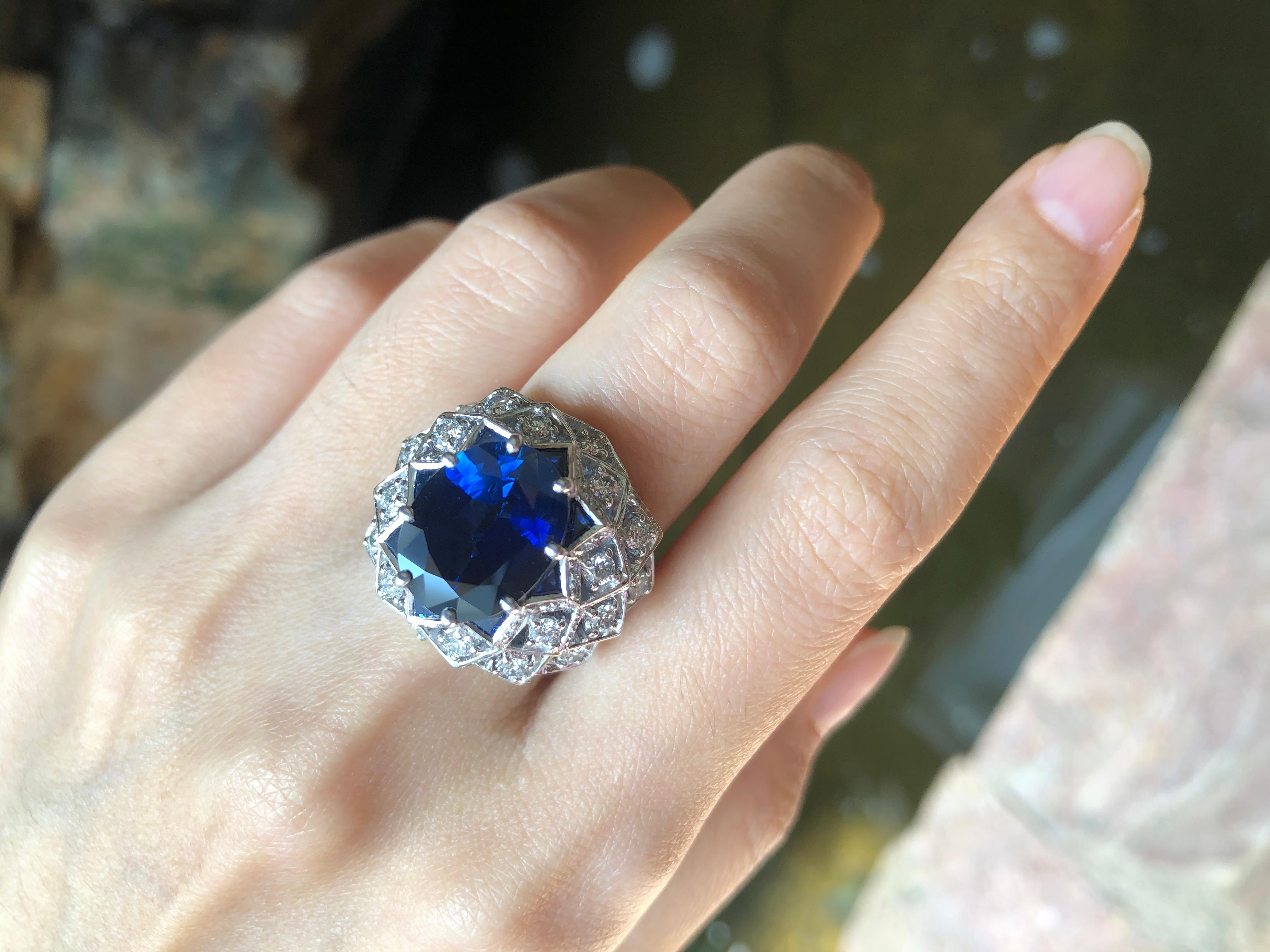 Contemporary Blue Sapphire with Diamond Ring Set in 18 Karat White Gold Settings For Sale
