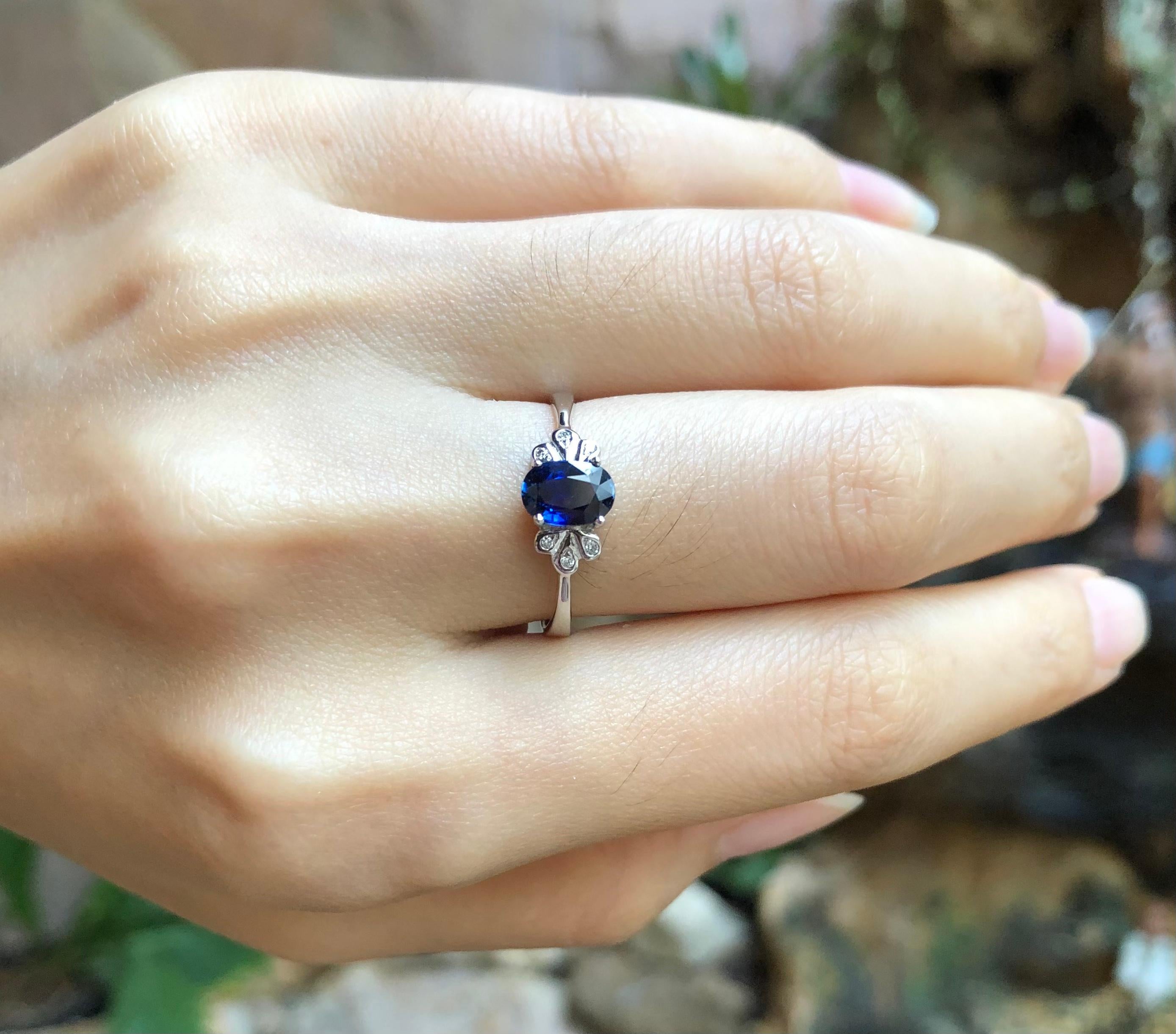 Art Deco Blue Sapphire with Diamond Ring Set in 18 Karat White Gold Settings For Sale
