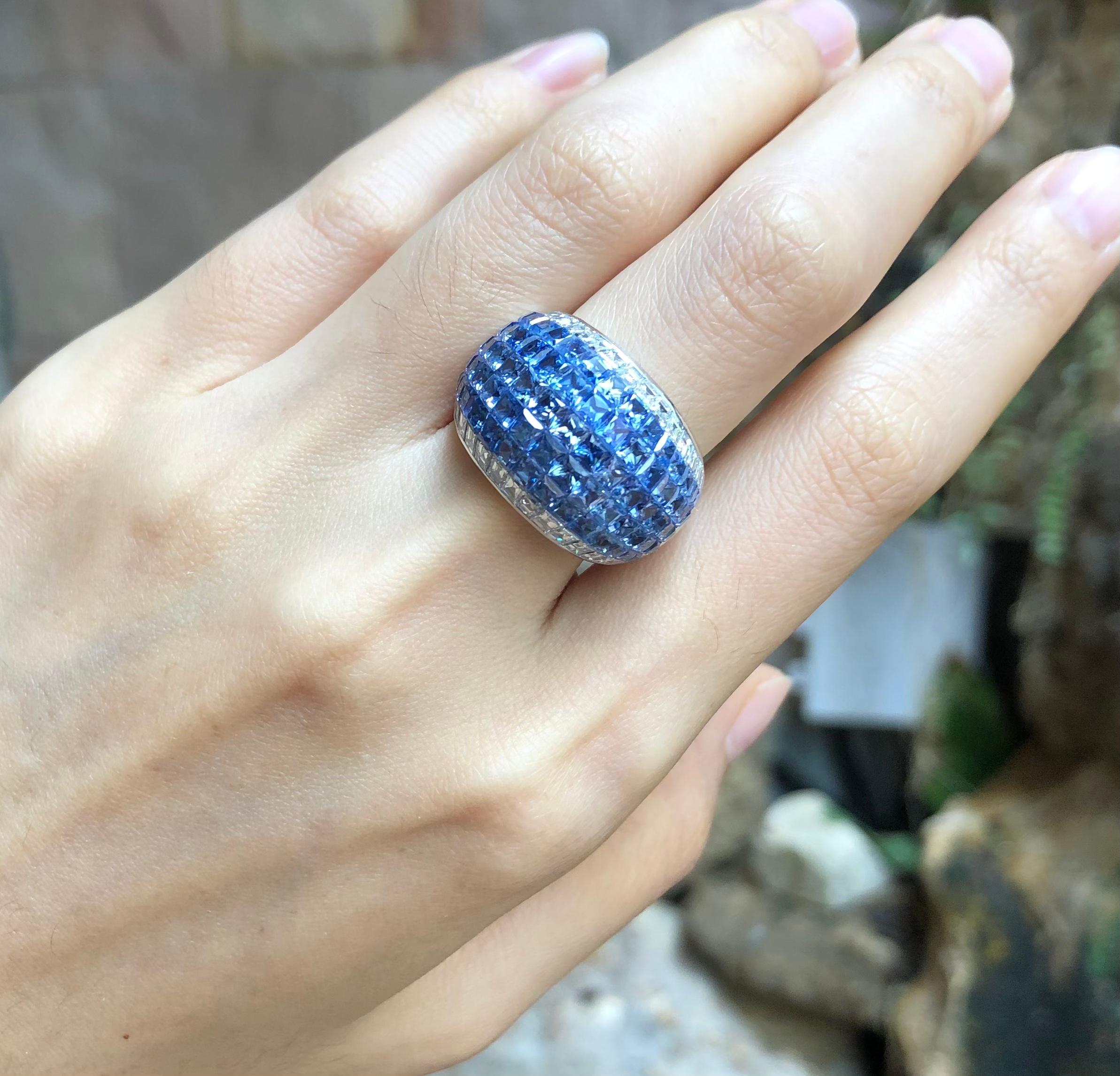 Blue Sapphire with Diamond Ring set in 18 Karat White Gold Settings In New Condition For Sale In Bangkok, TH