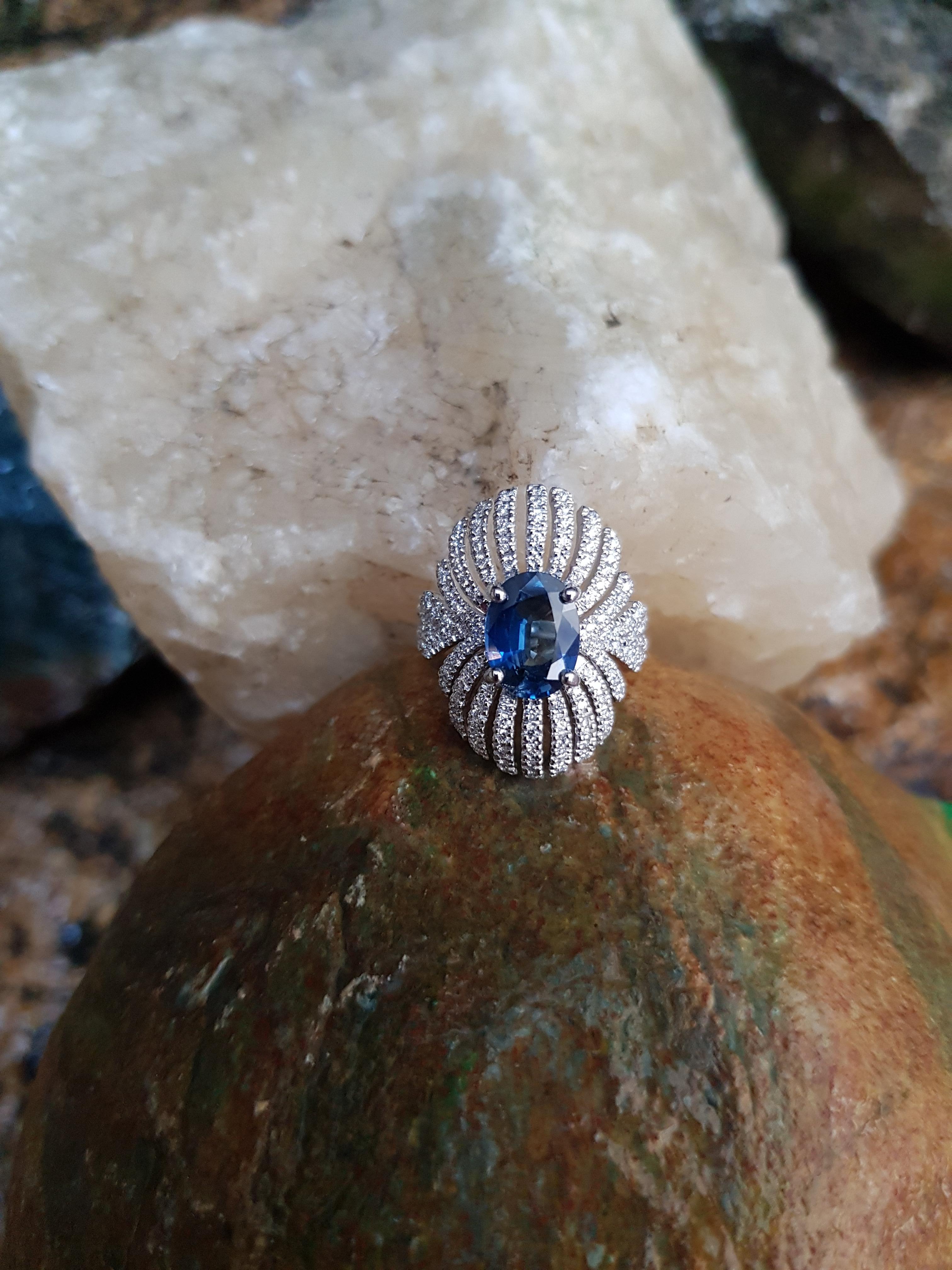 Blue Sapphire with Diamond Ring Set in 18 Karat White Gold Settings For Sale 1