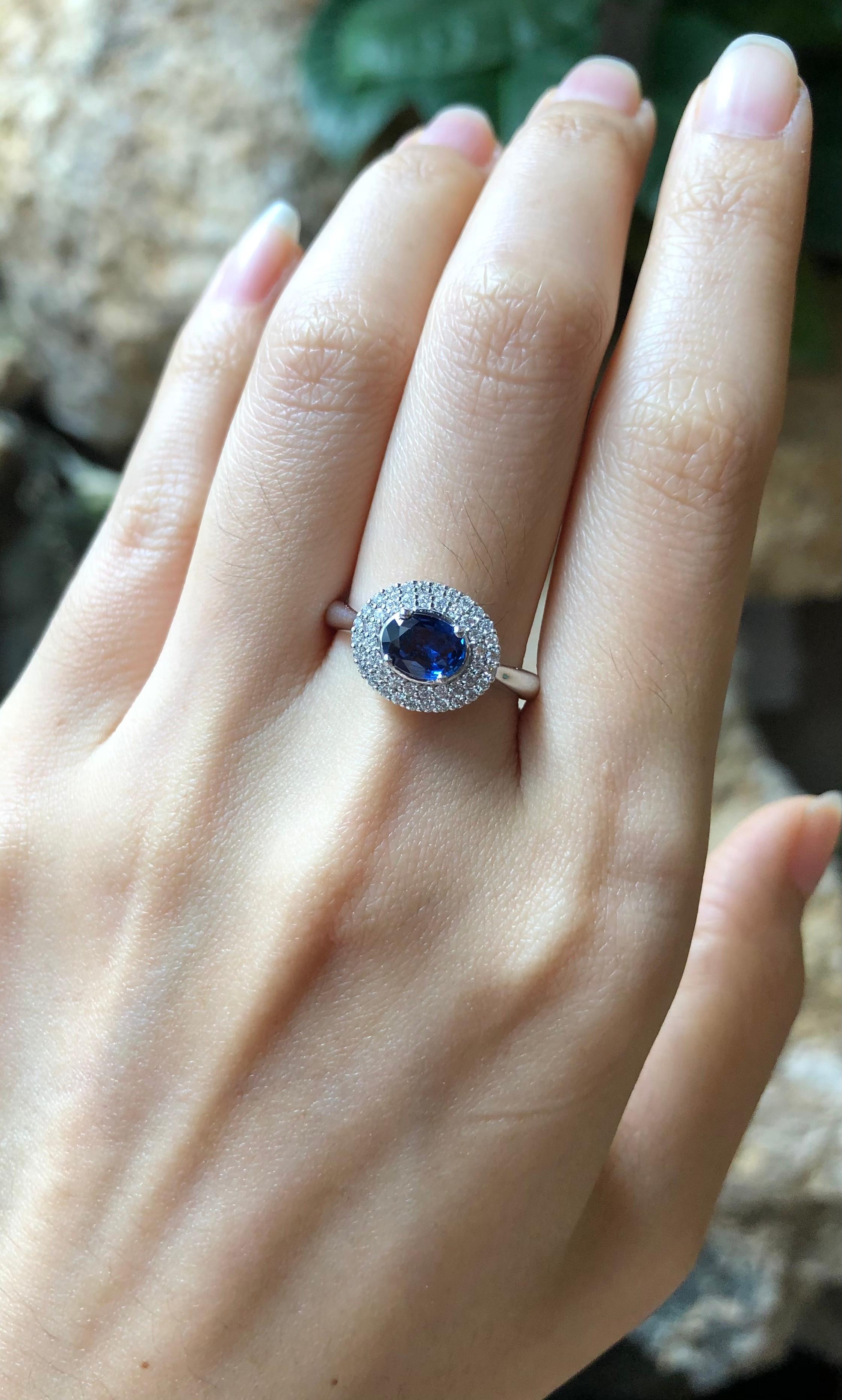 Blauer Saphir mit Diamantring aus 18 Karat Weißgold in Fassungen Damen im Angebot