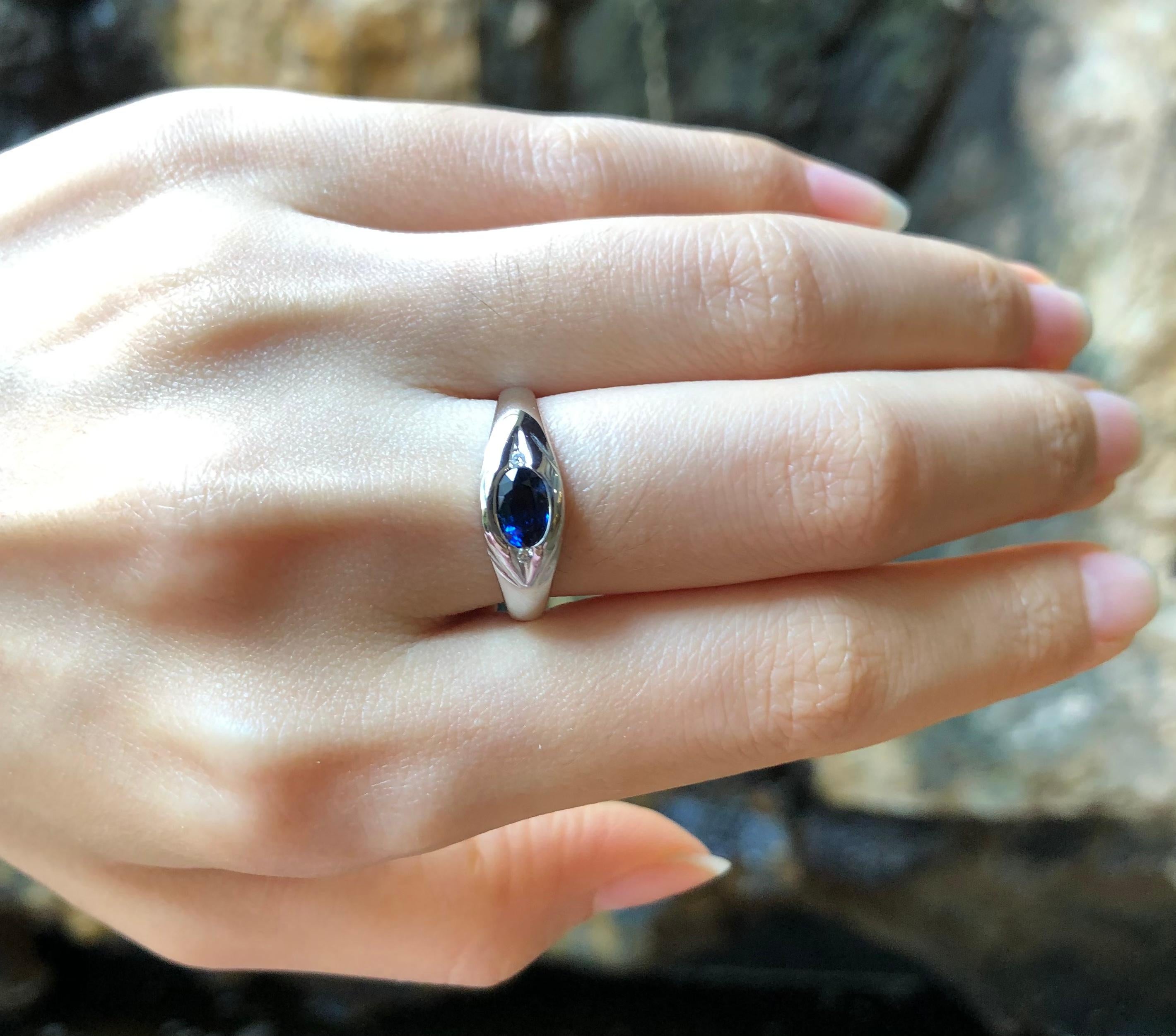 Women's or Men's Blue Sapphire with Diamond Ring Set in 18 Karat White Gold Settings For Sale