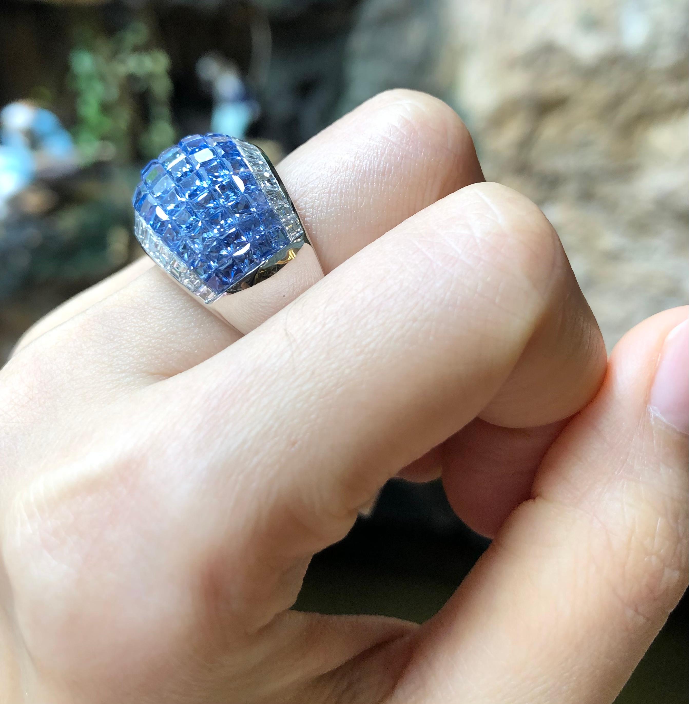 Women's or Men's Blue Sapphire with Diamond Ring set in 18 Karat White Gold Settings For Sale