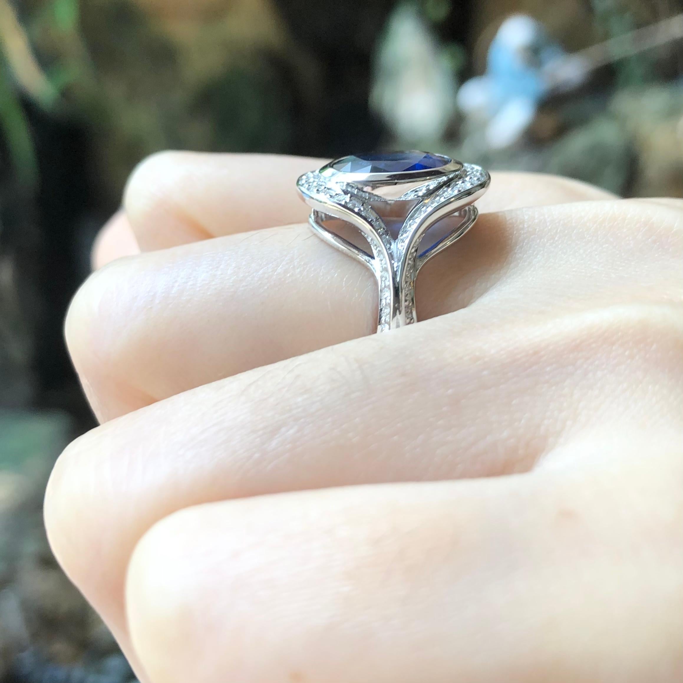 Blauer blauer Saphir mit Diamantring in 18 Karat Weißgoldfassung im Angebot 1